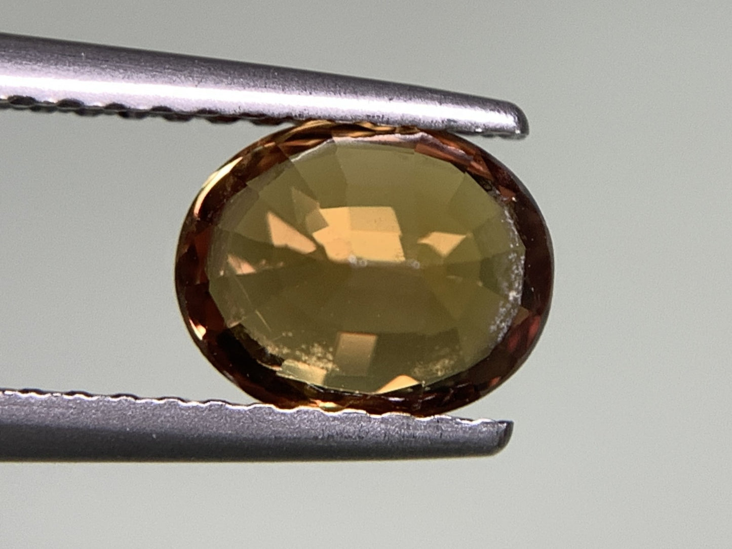 サファイア 1.395ct  宝石ソーティング付き  7.0㎜×5.7㎜×4.2㎜  天然 ルース（ 裸石 ） 4637Y