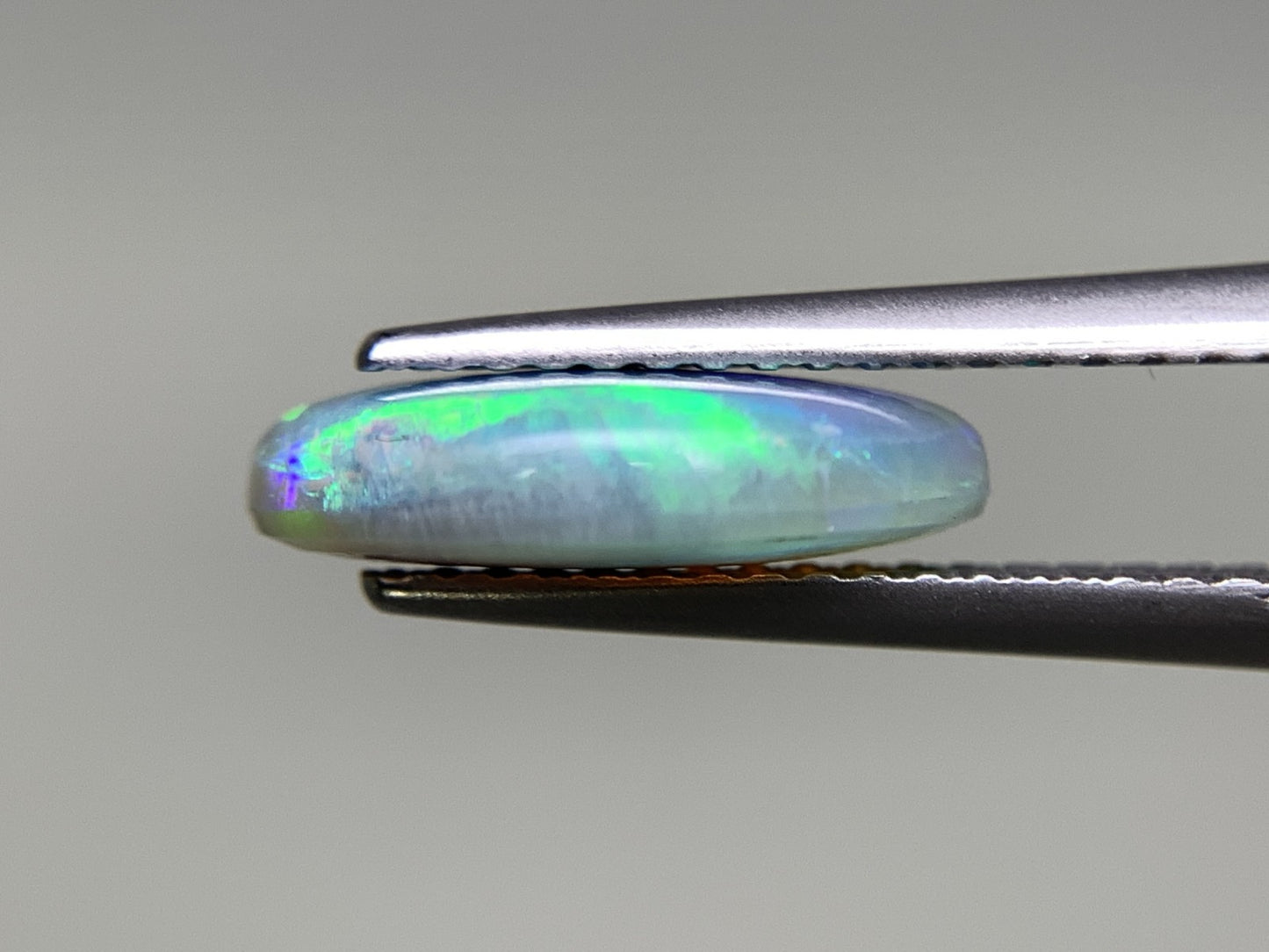 オパール 2.672ct  中央宝石ソーティング付き  12.2㎜×10.3㎜×3.2㎜  天然 ルース（ 裸石 ） 4660Y