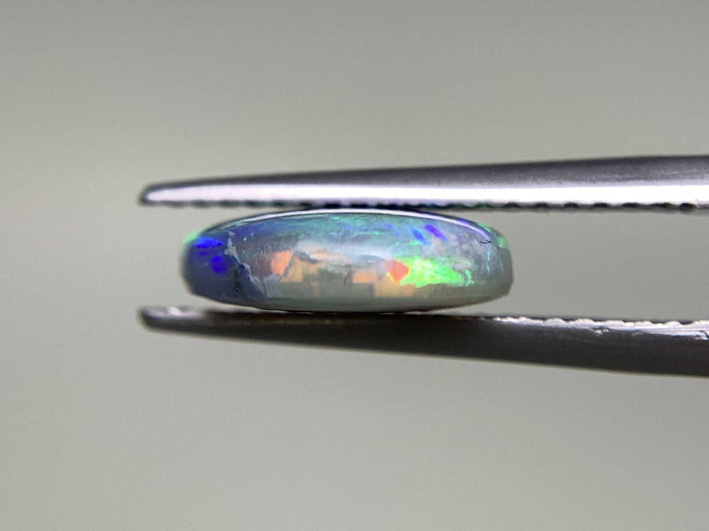 オパール 2.672ct  中央宝石ソーティング付き  12.2㎜×10.3㎜×3.2㎜  天然 ルース（ 裸石 ） 4660Y