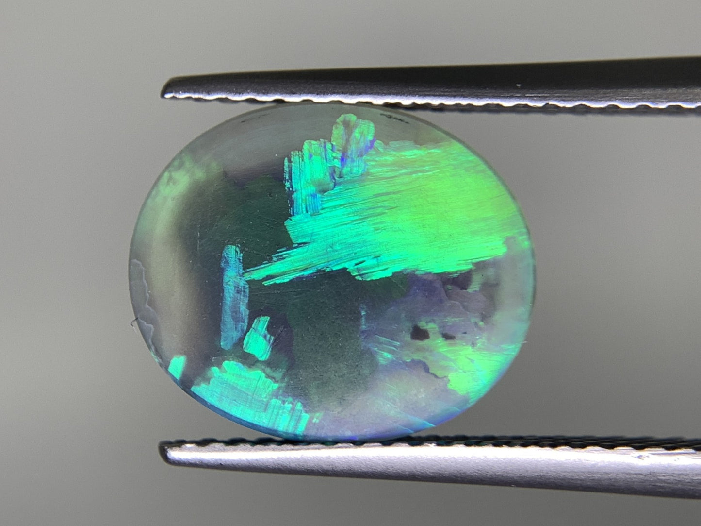 オパール 2.672ct  中央宝石ソーティング付き  12.2㎜×10.3㎜×3.2㎜  天然 ルース（ 裸石 ） 4660Y