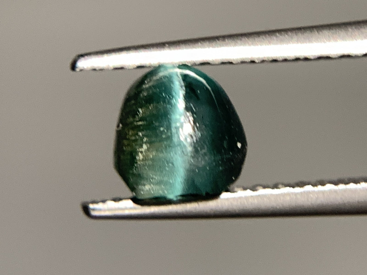 トルマリンキャッツアイ 1.556ct  宝石ソーティング付き  6.3㎜×5.4㎜×5.2㎜  天然 ルース（ 裸石 ） 4668Y