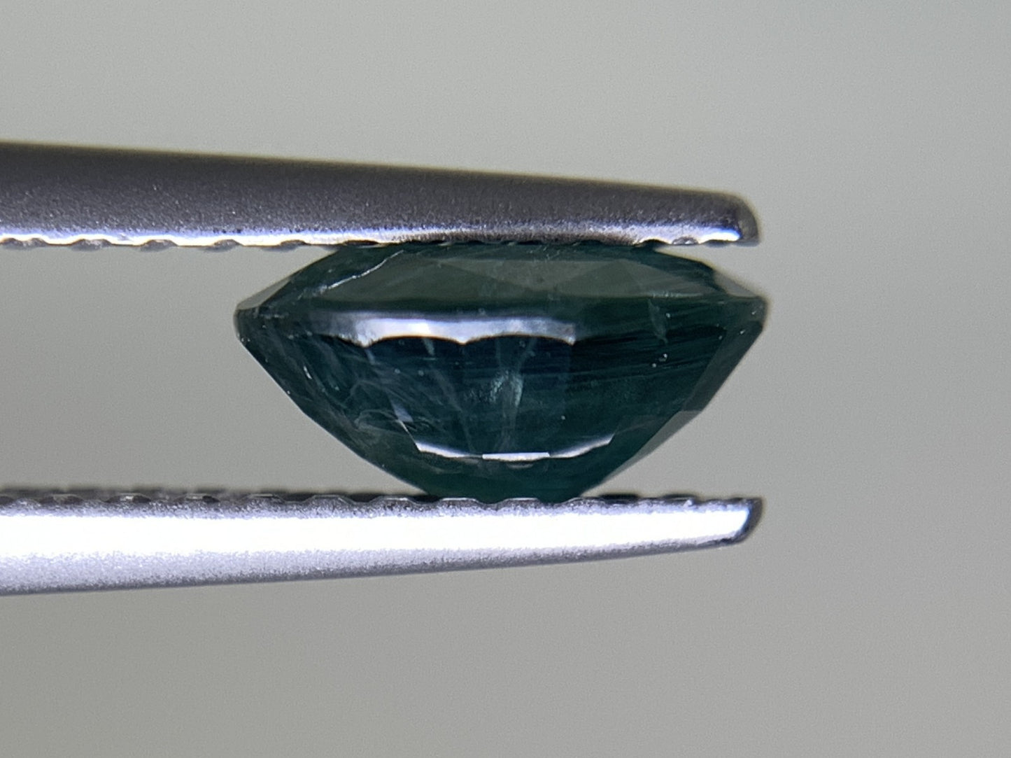 サファイア 1.148ct  宝石ソーティング付き  7.1㎜×5.1㎜×3.5㎜  ルース（ 裸石 ） 4675Y