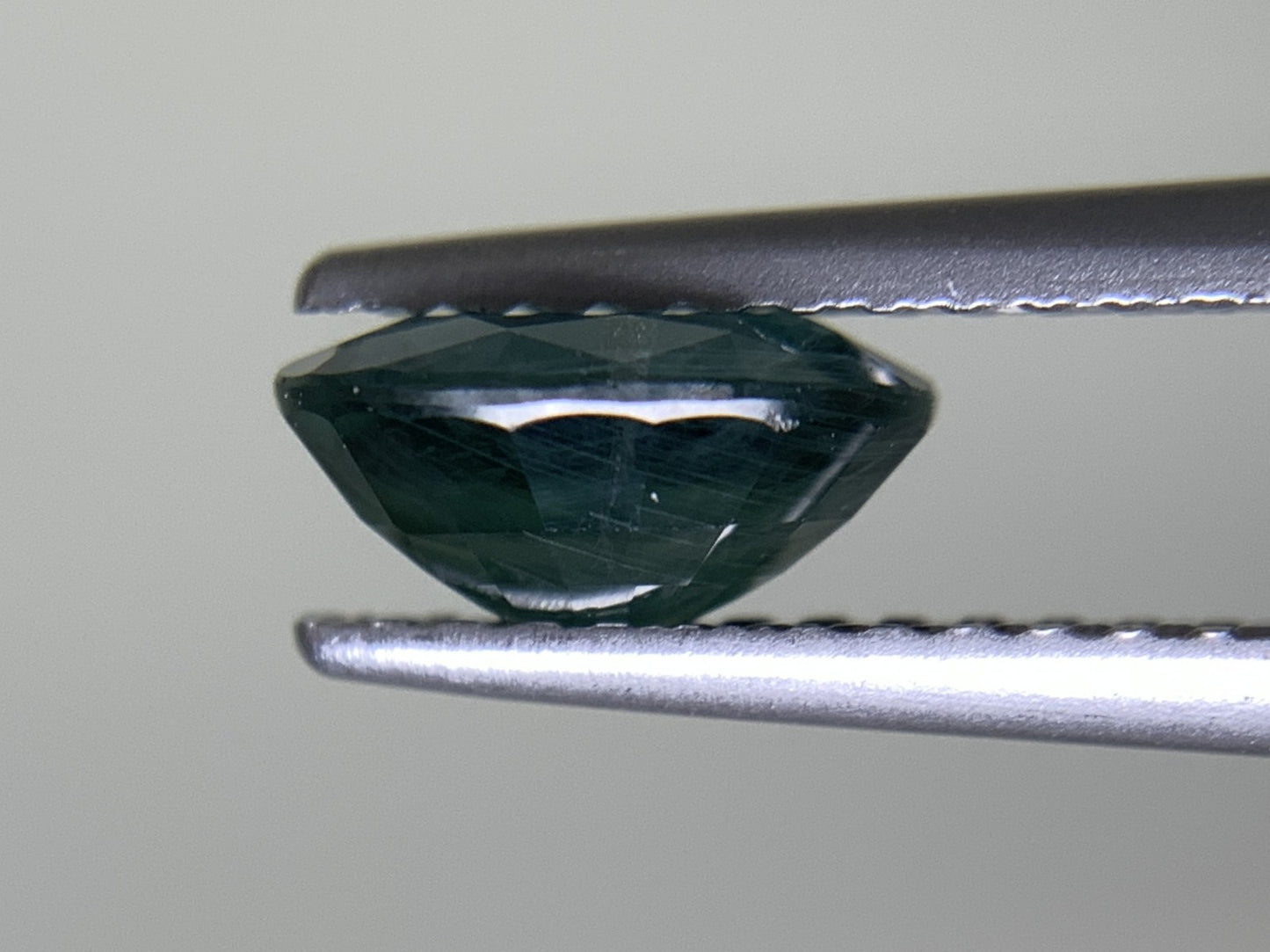サファイア 1.148ct  宝石ソーティング付き  7.1㎜×5.1㎜×3.5㎜  ルース（ 裸石 ） 4675Y