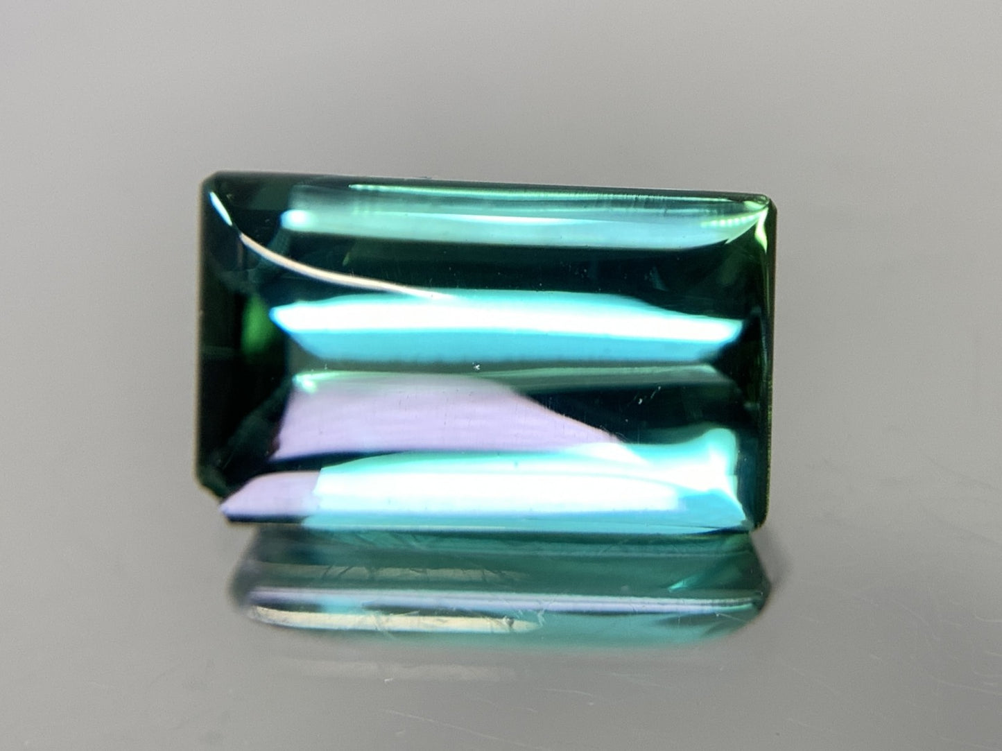 トルマリン 4.925ct  宝石ソーティング付き  13.0㎜×7.8㎜×5.5㎜  天然 ルース（ 裸石 ） 4691Y