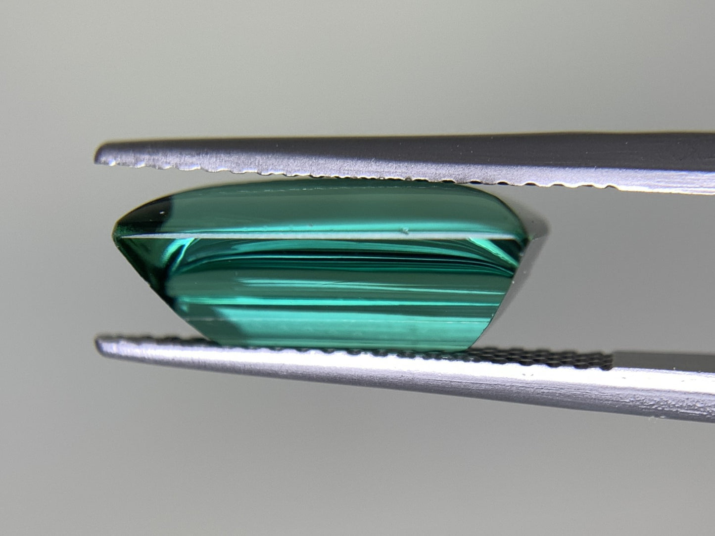 トルマリン 4.925ct  宝石ソーティング付き  13.0㎜×7.8㎜×5.5㎜  天然 ルース（ 裸石 ） 4691Y