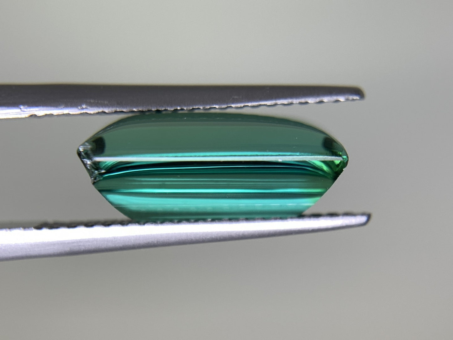 トルマリン 4.925ct  宝石ソーティング付き  13.0㎜×7.8㎜×5.5㎜  天然 ルース（ 裸石 ） 4691Y