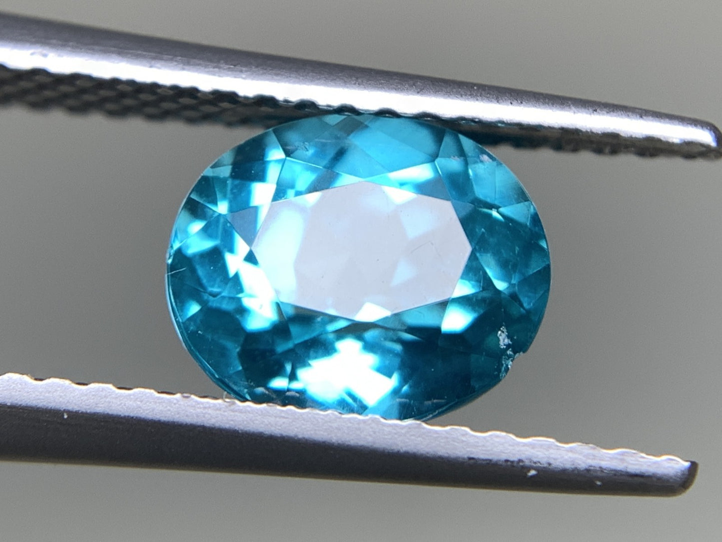 アパタイト 1.666ct  宝石ソーティング付き  8.1㎜×6.9㎜×4.4㎜  天然 ルース（ 裸石 ） 4775Y
