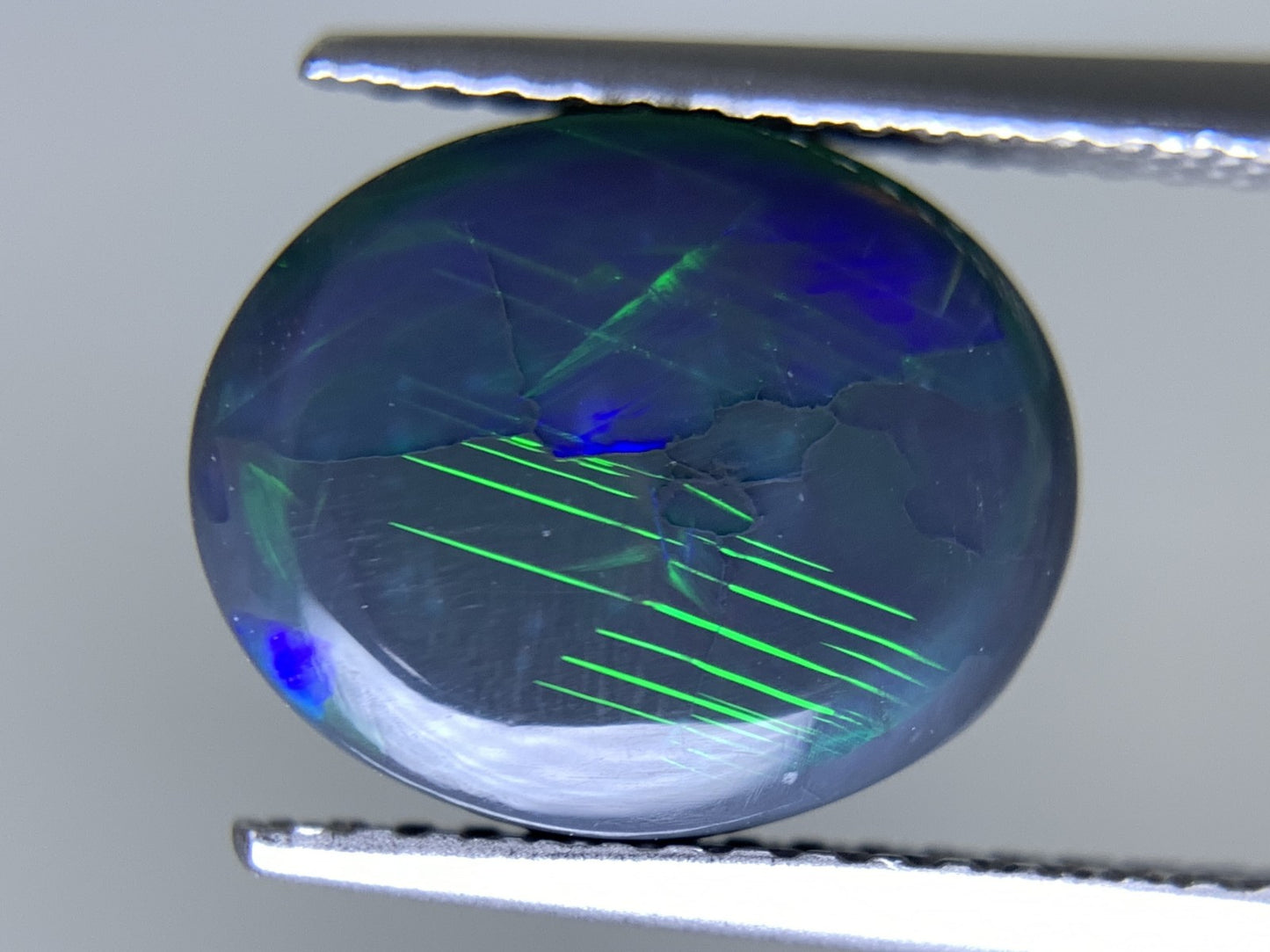 ブラックオパール 天然 2.756ct カン有り 中央宝石ソーティング付き 11.3㎜×9.4㎜×3.9㎜ ルース（ 裸石 ） 6659Y