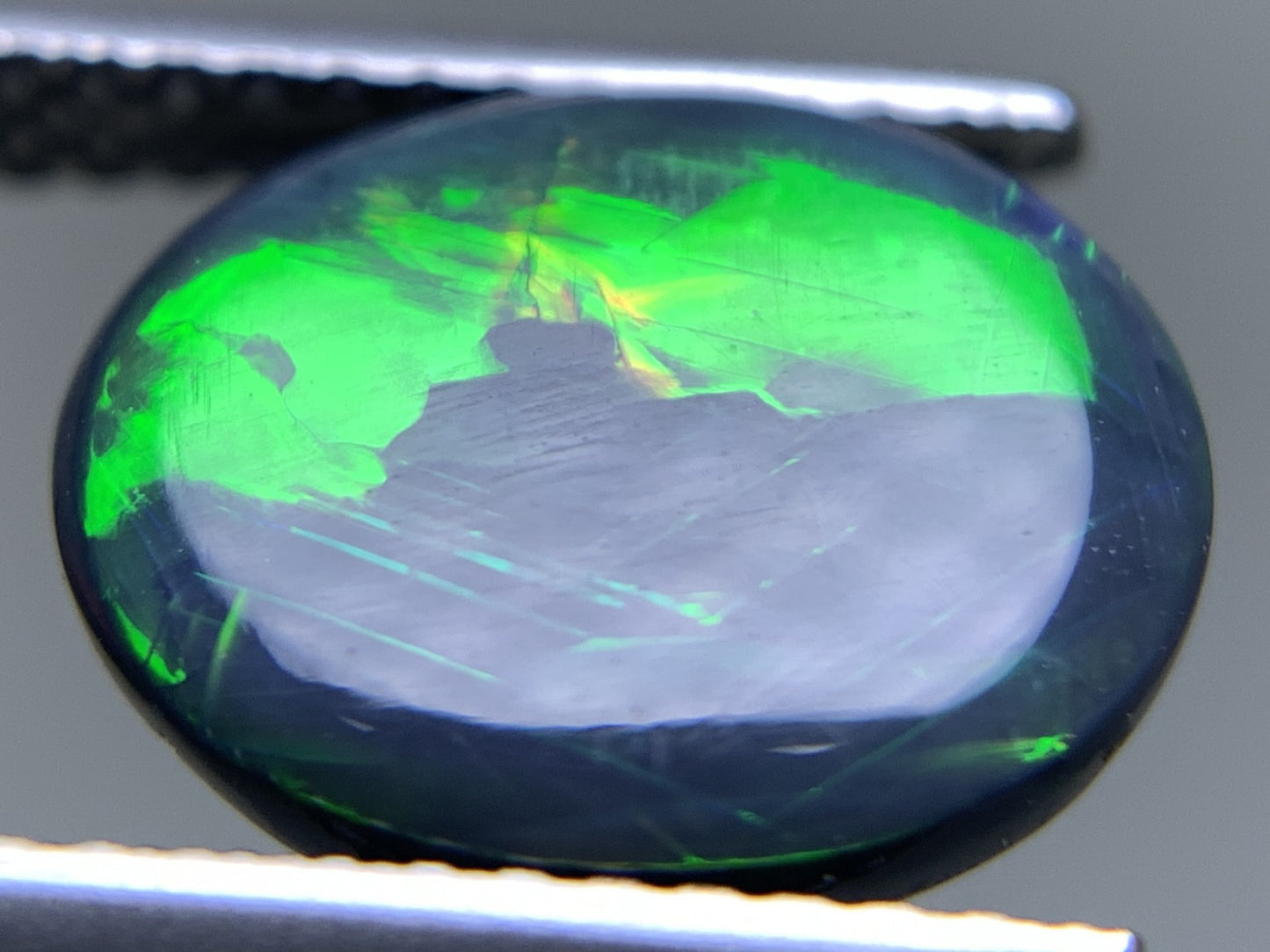 ブラックオパール 天然 2.756ct カン有り 中央宝石ソーティング付き 11.3㎜×9.4㎜×3.9㎜ ルース（ 裸石 ） 6659Y