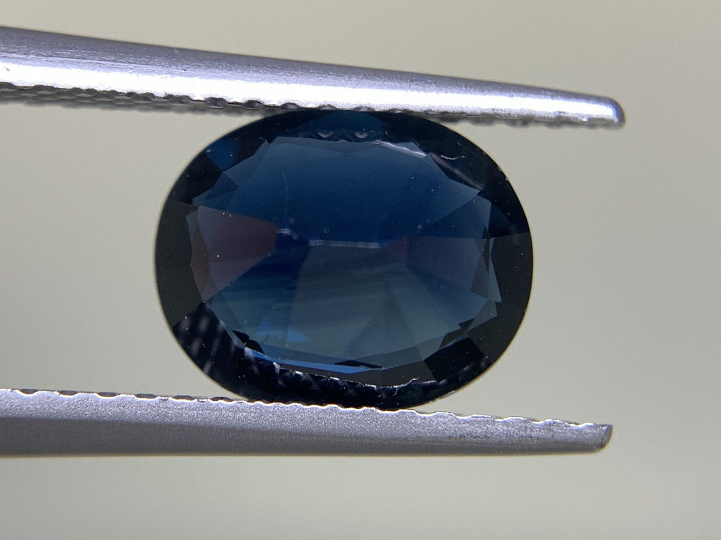 サファイア 2.127ct 宝石ソーティング付き  8.9㎜×7.2㎜×3.8㎜   ルース（ 裸石 ） 2004Y