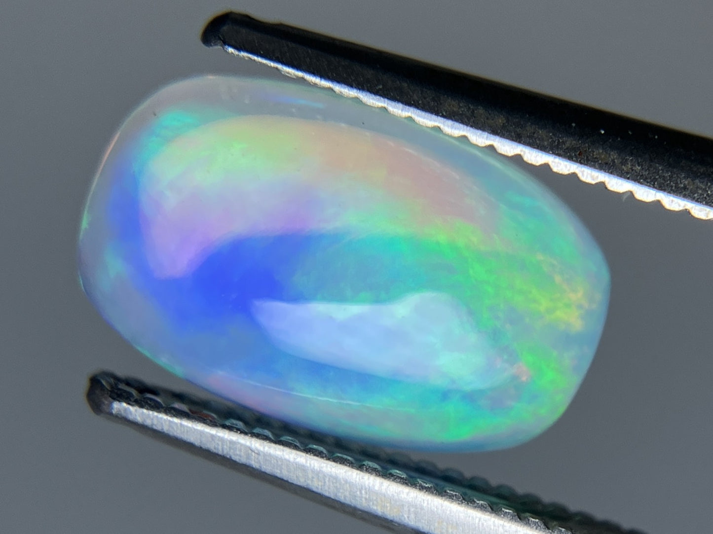 オパール 1.330ct 宝石ソーティング付き  11.3㎜×7.1㎜×3.0㎜  ルース（ 裸石 ） 3898YY