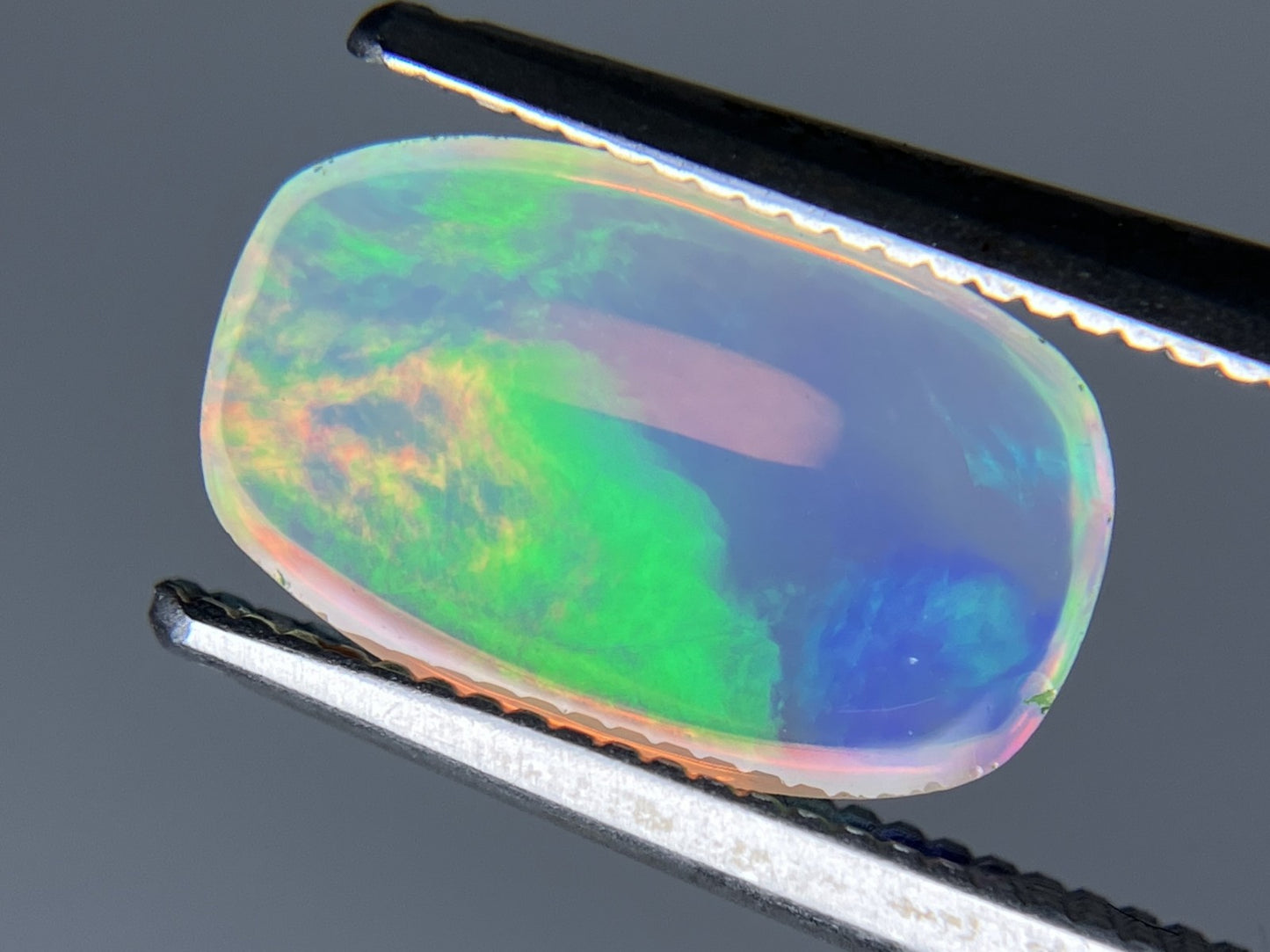 オパール 1.330ct 宝石ソーティング付き  11.3㎜×7.1㎜×3.0㎜  ルース（ 裸石 ） 3898YY