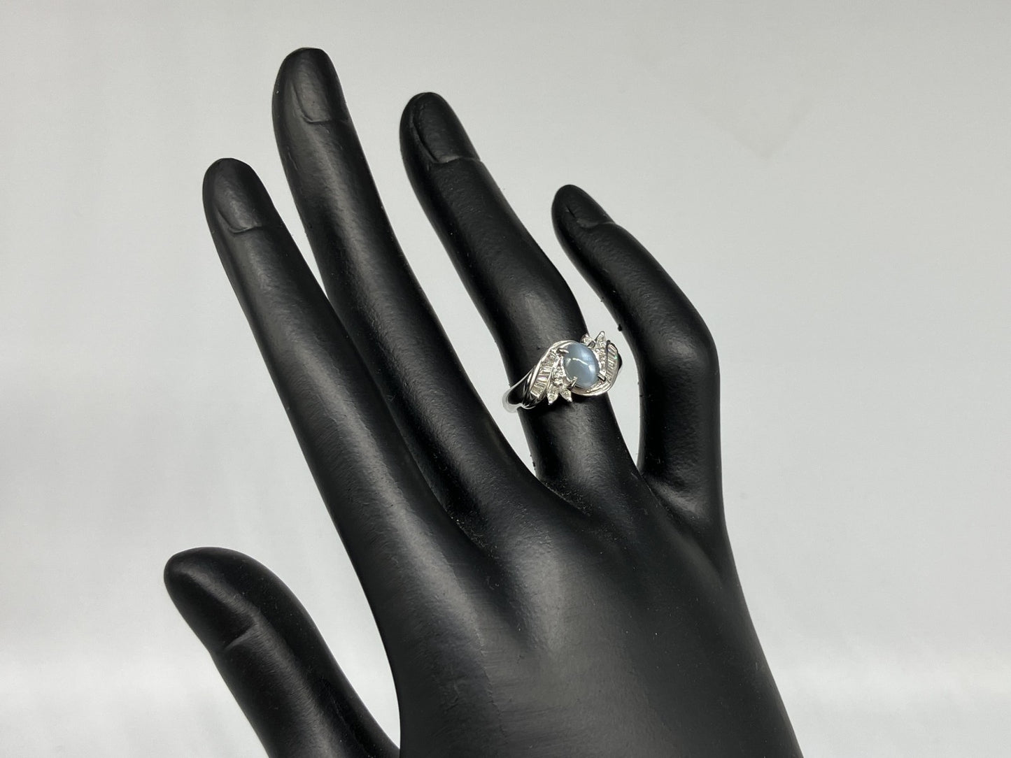 アレキサンドライトキャッツアイ  1.03ct  India GIA宝石鑑別書付き  6.79㎜×5.15㎜×3.30㎜  PT900  6.8g  リング  メレダイヤ  0.29ct  7448Y