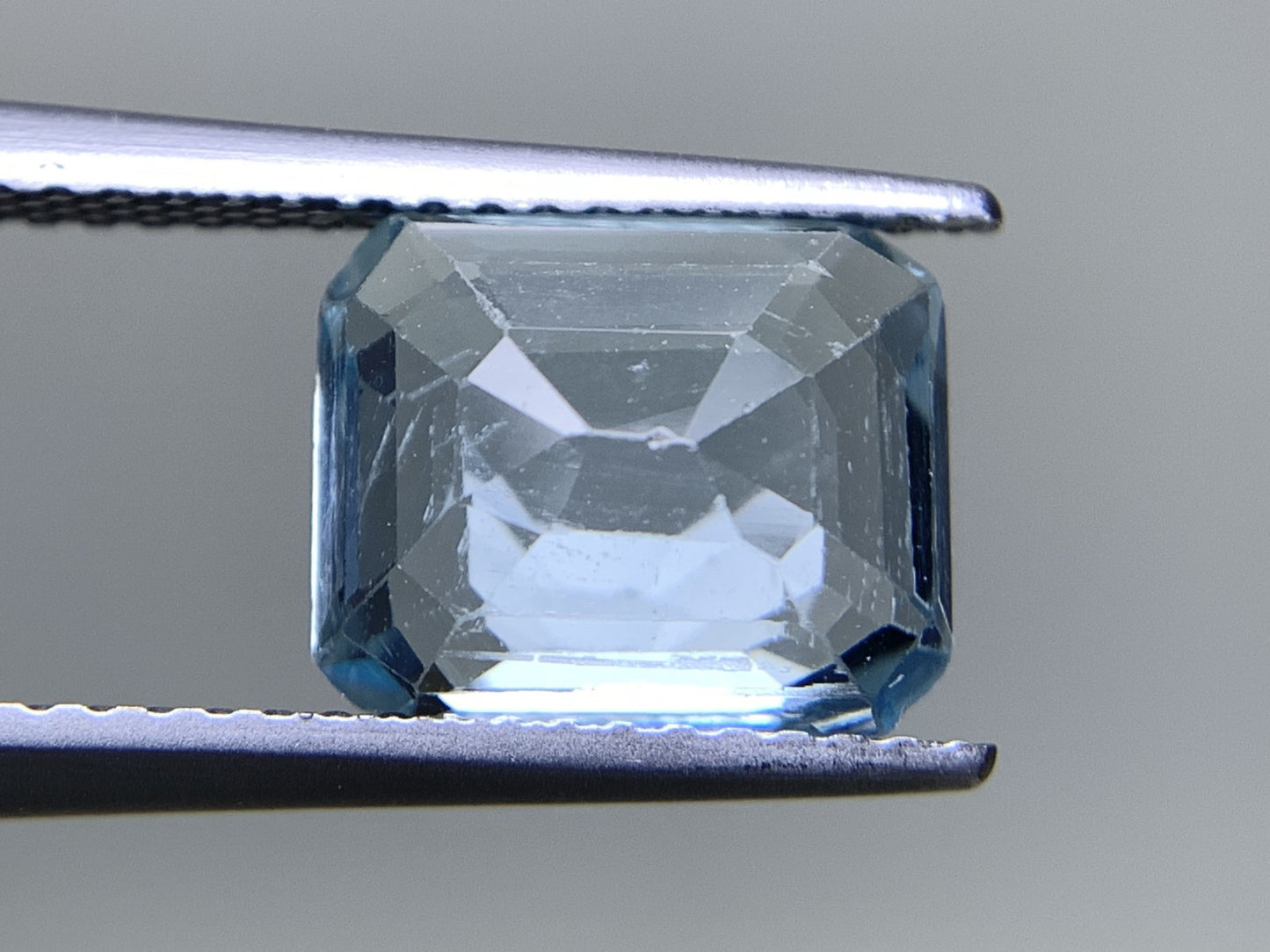 アクアマリン 天然 2.798ct 宝石ソーティング付き 9.8㎜×8.1㎜×4.4㎜ ルース（ 裸石 ） 6758Y