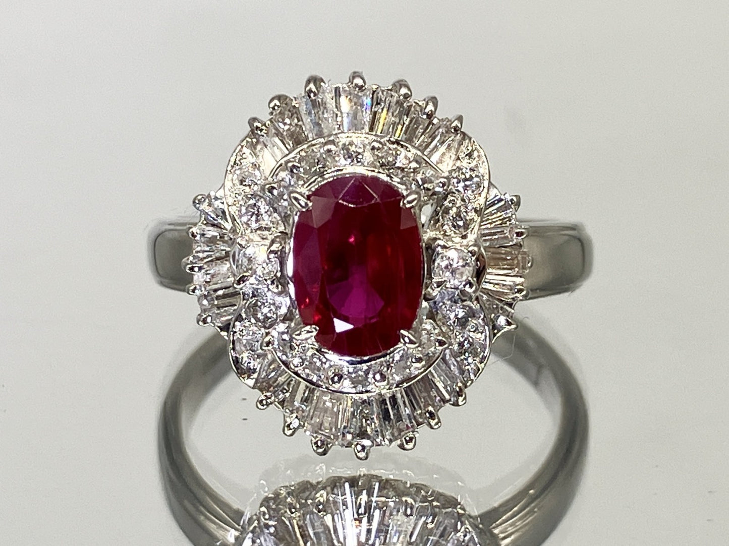 ルビー  1.03ct  Pigeon Blood  Myanmar  AIGS 宝石鑑別書付き  7.00㎜×4.98㎜×3.10㎜  PT900  6.9g  リング  メレダイヤ  0.65ct  1410Y