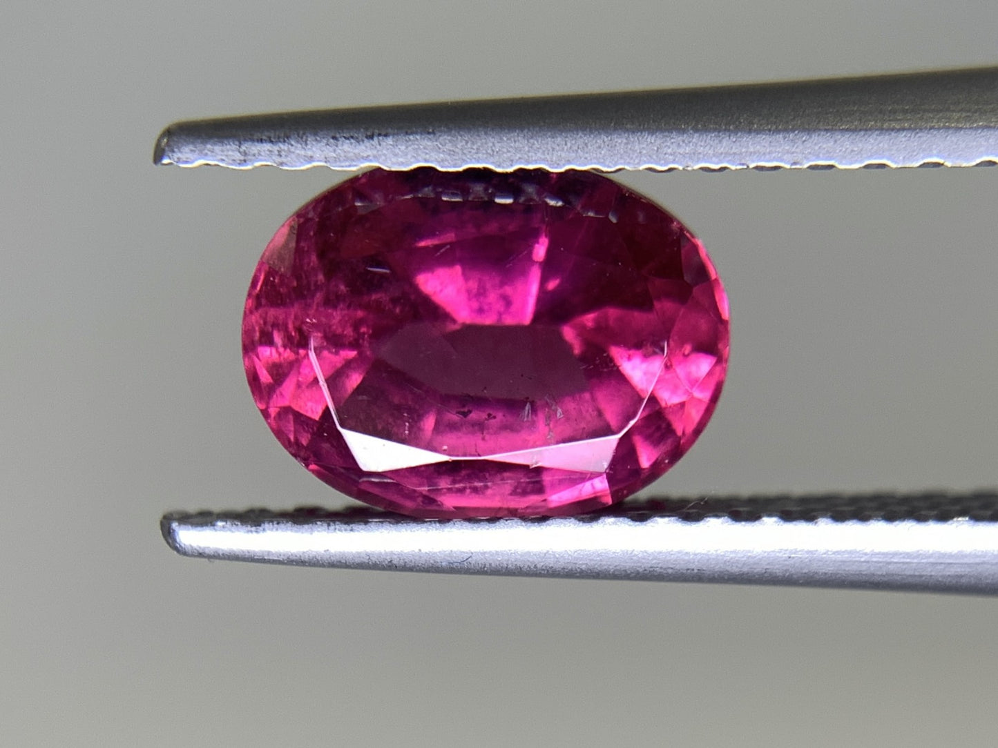 トルマリン ( ルベライト ) 1.520ct 宝石ソーティング付き  8.0㎜×6.1㎜×4.5㎜   ルース（ 裸石 ） 2364Y