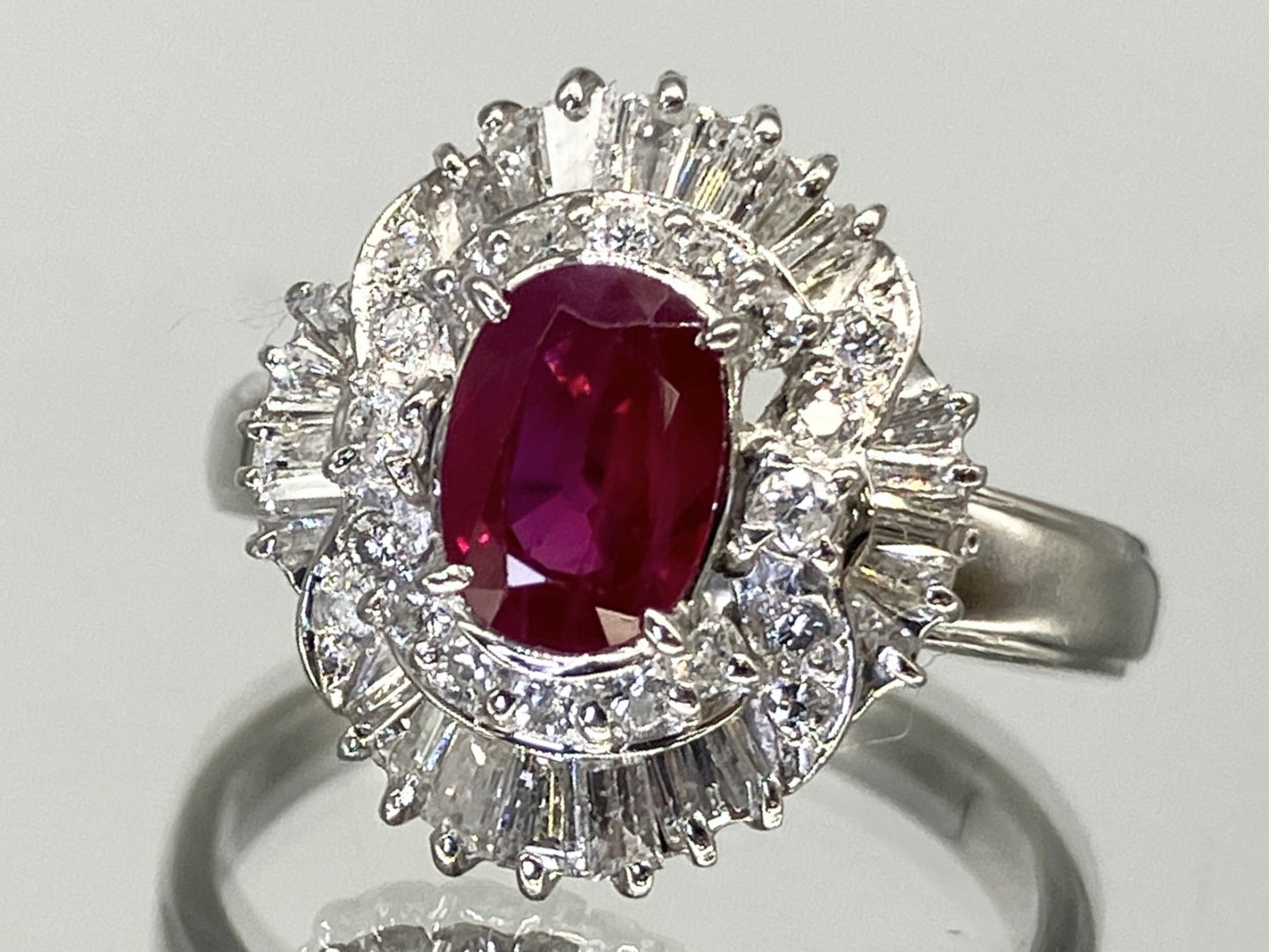 ルビー  1.03ct  Pigeon Blood  Myanmar  AIGS 宝石鑑別書付き  7.00㎜×4.98㎜×3.10㎜  PT900  6.9g  リング  メレダイヤ  0.65ct  1410Y