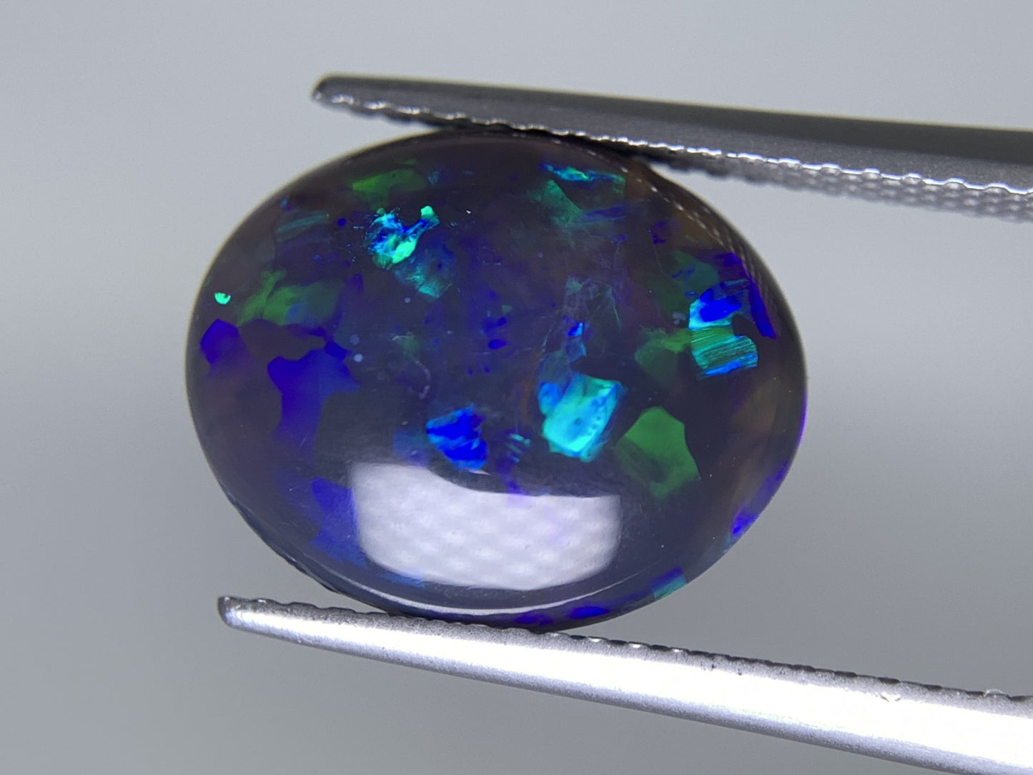 ブラックオパール 天然  4.026ct  中央宝石ソーティング付き  13.5㎜×11.1㎜×4.5㎜  ルース（ 裸石 ） 5776Y