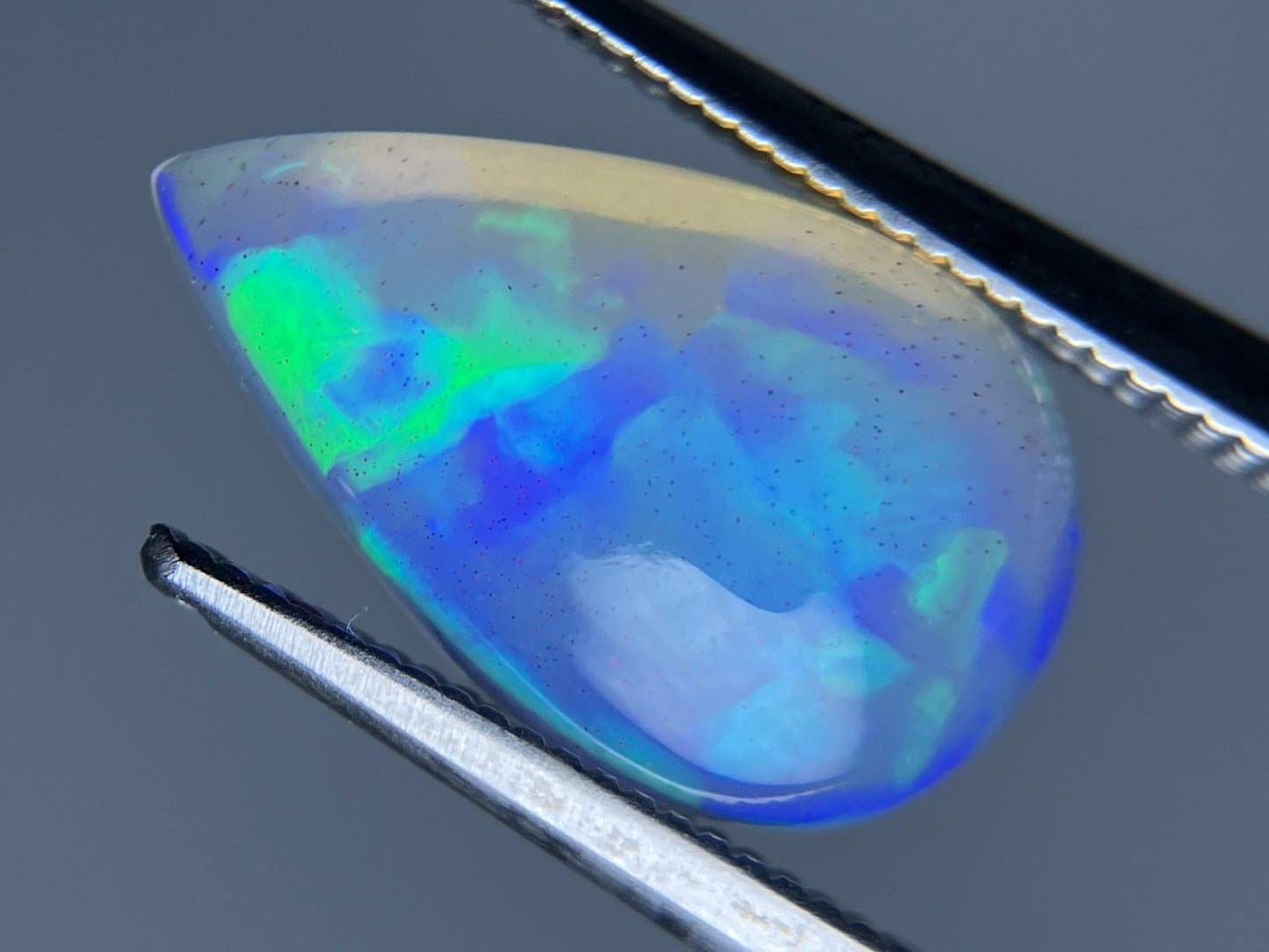 オパール 2.623ct 宝石ソーティング付き  14.7㎜×9.0㎜×4.6㎜  ルース（ 裸石 ） 3948YY