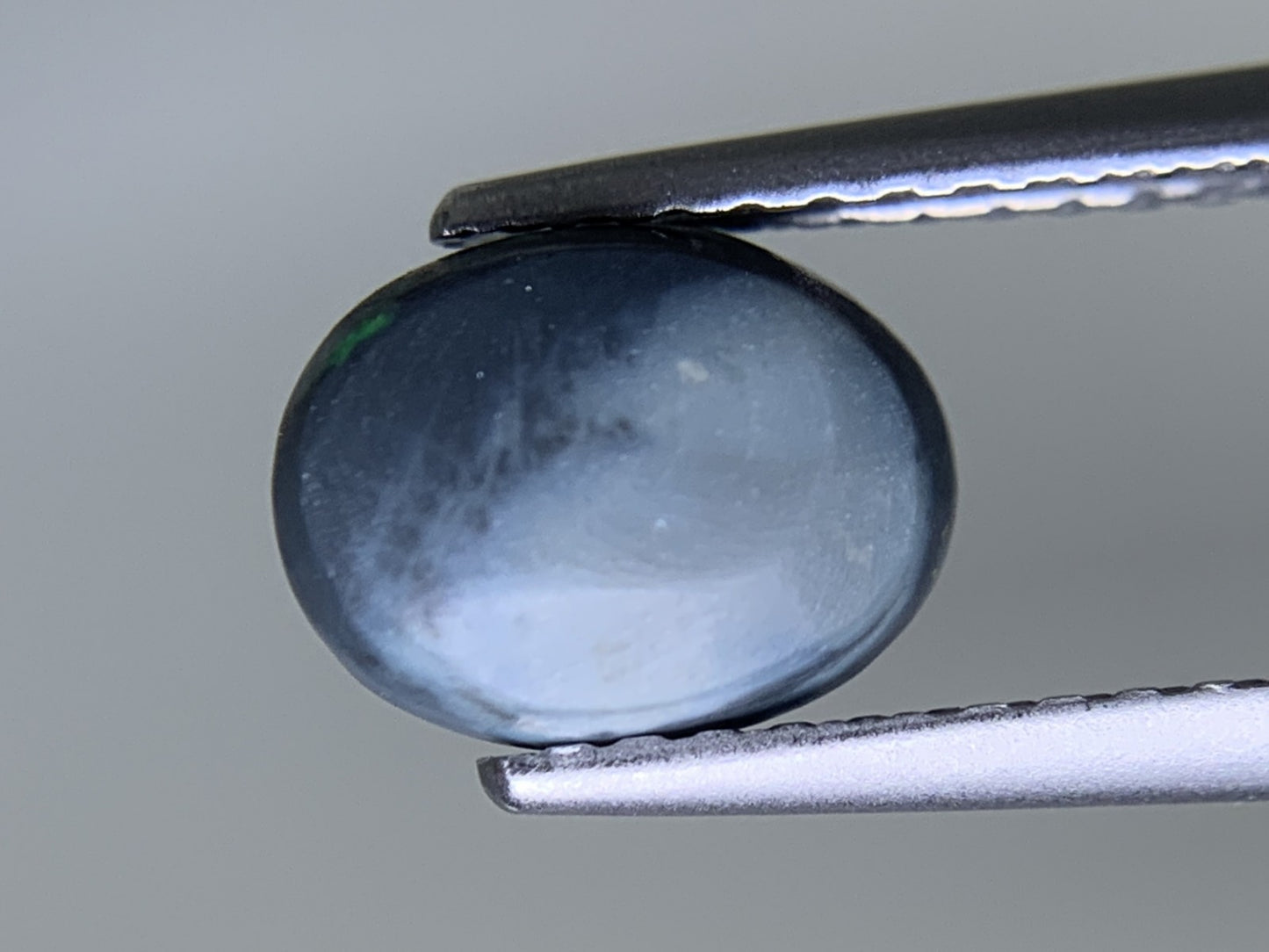 ブラックオパール 天然 0.983ct 宝石ソーティング付き 7.7㎜×5.9㎜×3.3㎜ ルース（ 裸石 ） 7628Y