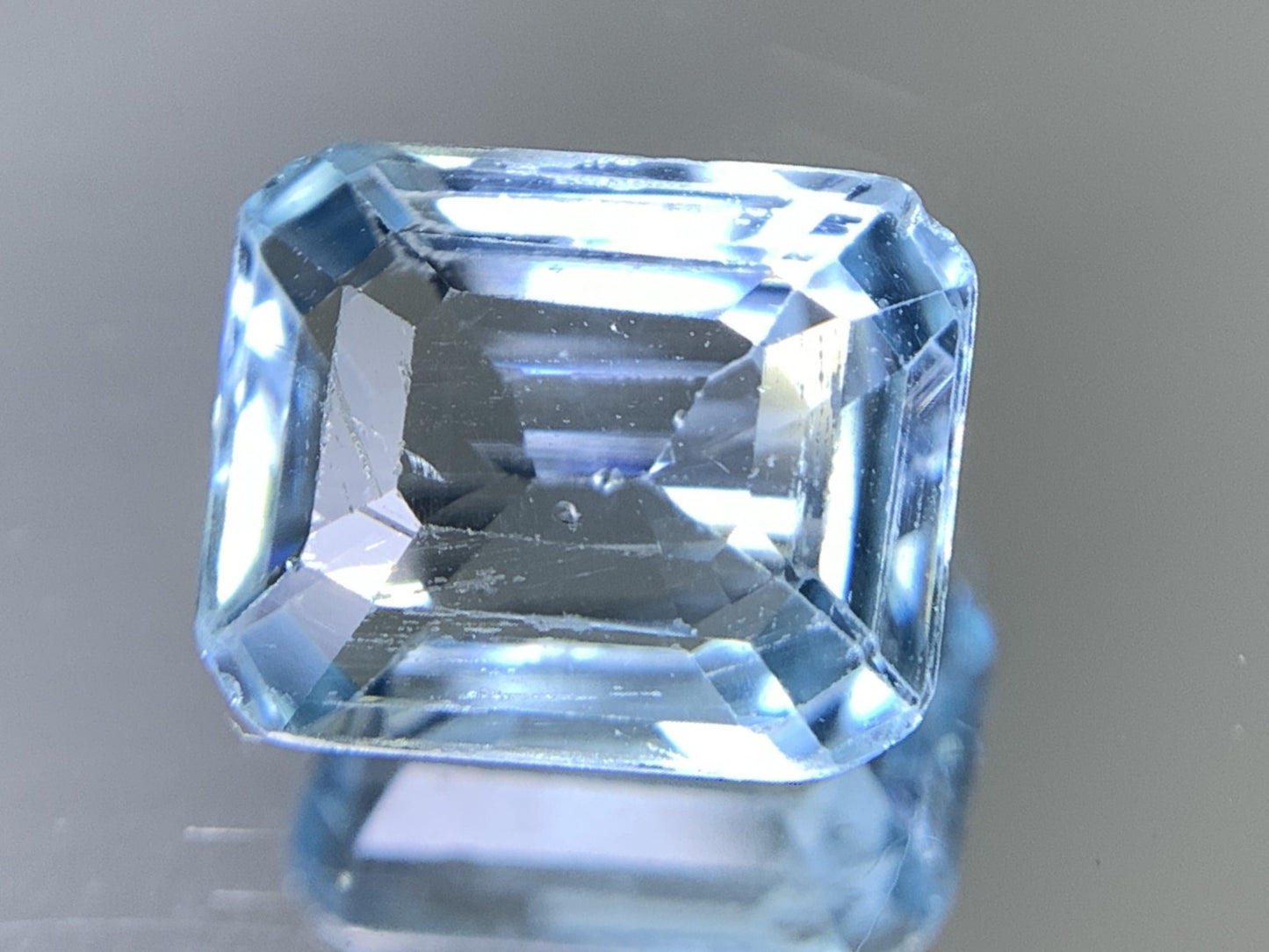 アクアマリン 天然 2.798ct 宝石ソーティング付き 9.8㎜×8.1㎜×4.4㎜ ルース（ 裸石 ） 6758Y