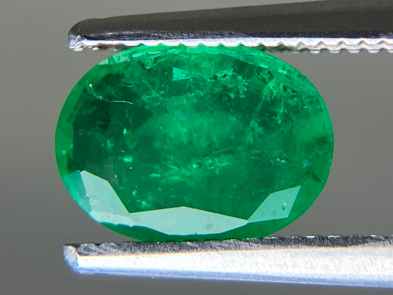エメラルド 天然 1.080ct 宝石ソーティング付き 8.2㎜×6.0㎜×2.7㎜ ルース（ 裸石 ） 6861YY