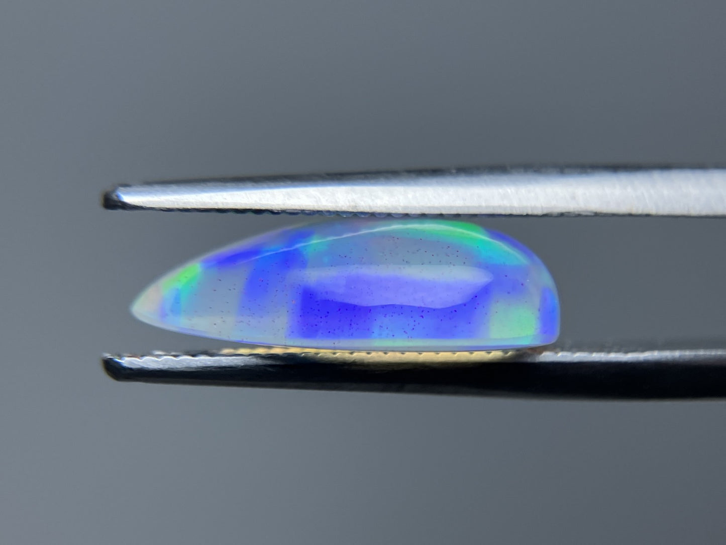 オパール 2.623ct 宝石ソーティング付き  14.7㎜×9.0㎜×4.6㎜  ルース（ 裸石 ） 3948YY