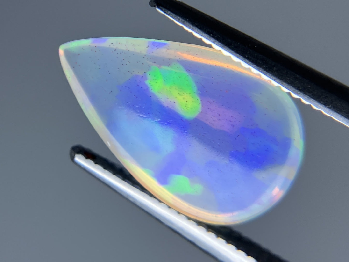 オパール 2.623ct 宝石ソーティング付き  14.7㎜×9.0㎜×4.6㎜  ルース（ 裸石 ） 3948YY
