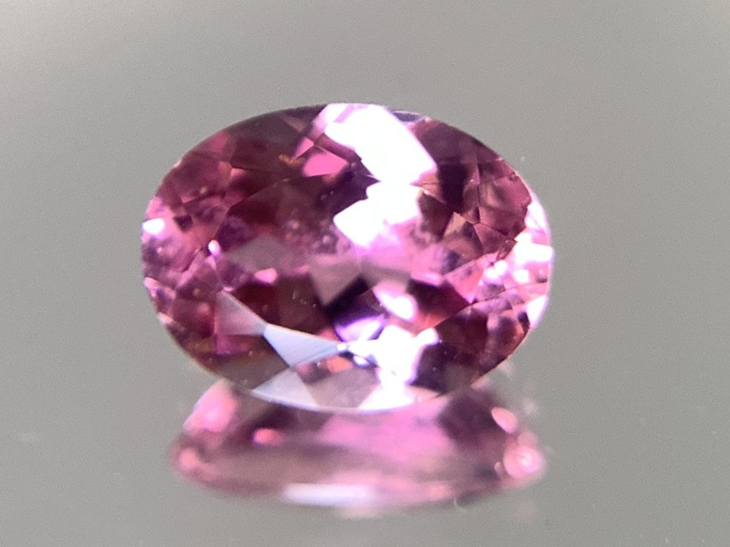 ピンクトルマリン 1.243ct 宝石ソーティング付き  8.0㎜×6.2㎜×3.9㎜   ルース（ 裸石 ） 2365Y