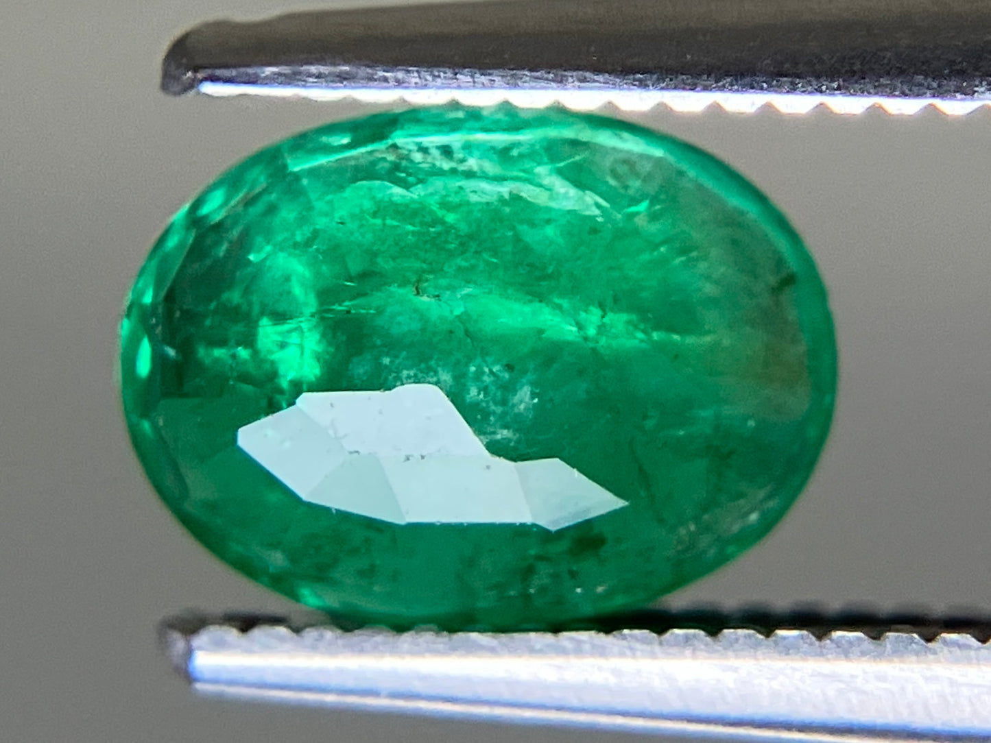 エメラルド 天然 1.080ct 宝石ソーティング付き 8.2㎜×6.0㎜×2.7㎜ ルース（ 裸石 ） 6861YY