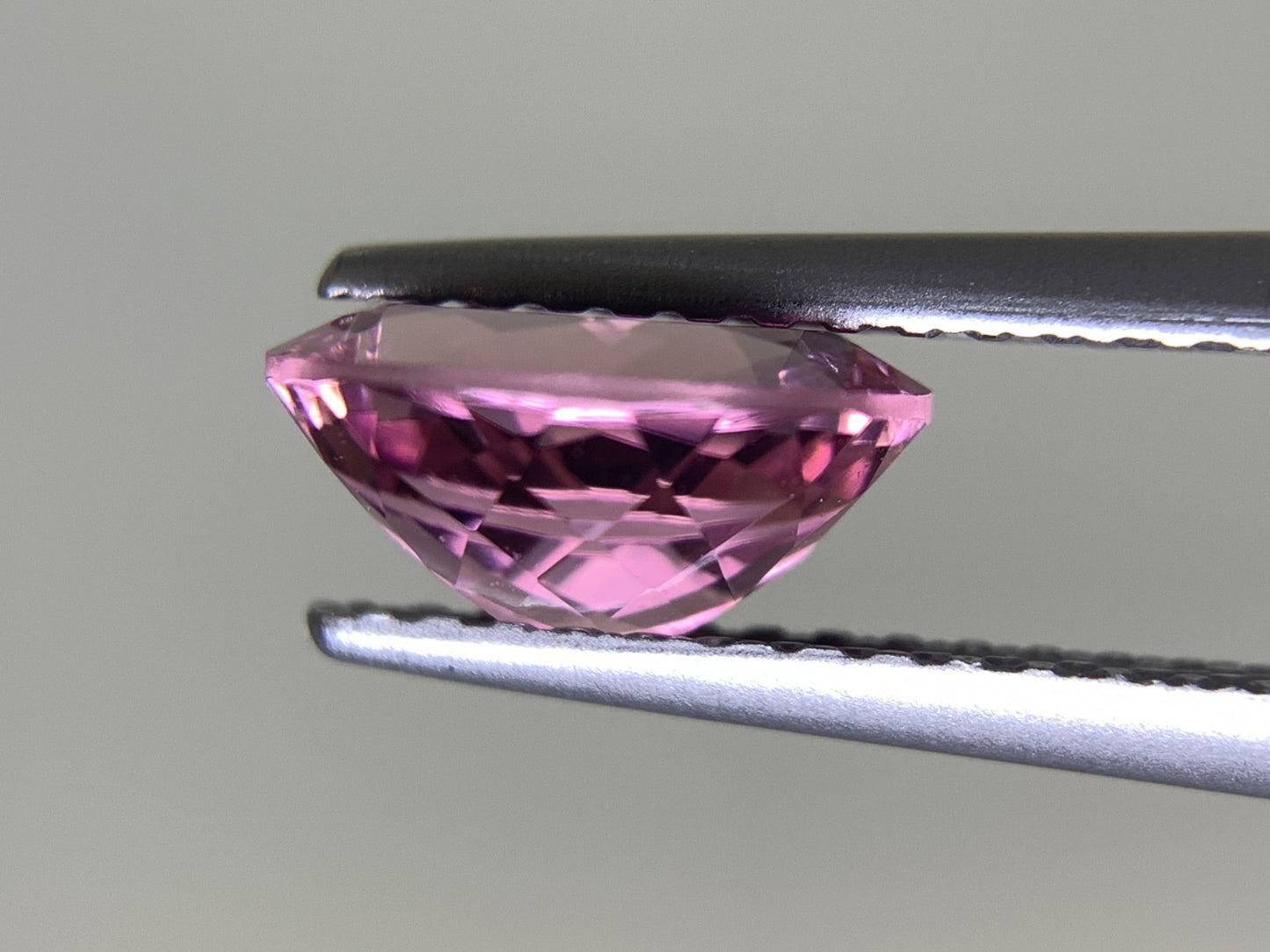 ピンクトルマリン 1.243ct 宝石ソーティング付き  8.0㎜×6.2㎜×3.9㎜   ルース（ 裸石 ） 2365Y