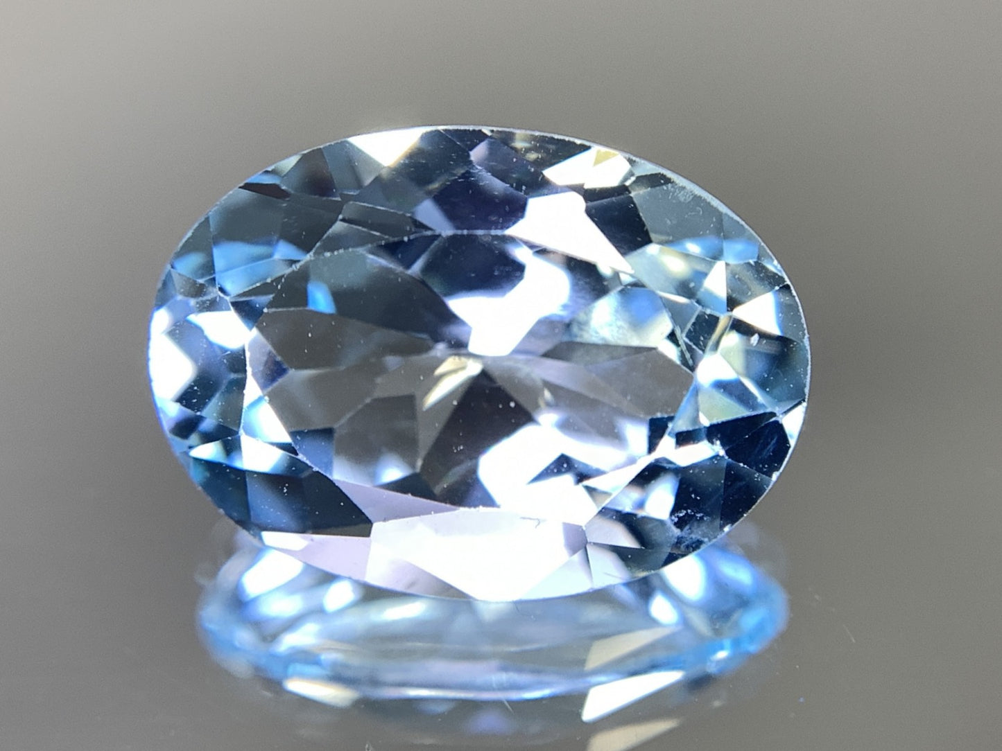 ブルートパーズ 天然 7.824ct 宝石ソーティング付き 14.2㎜×10.2㎜×7.2㎜ ルース（ 裸石 ） 6757Y