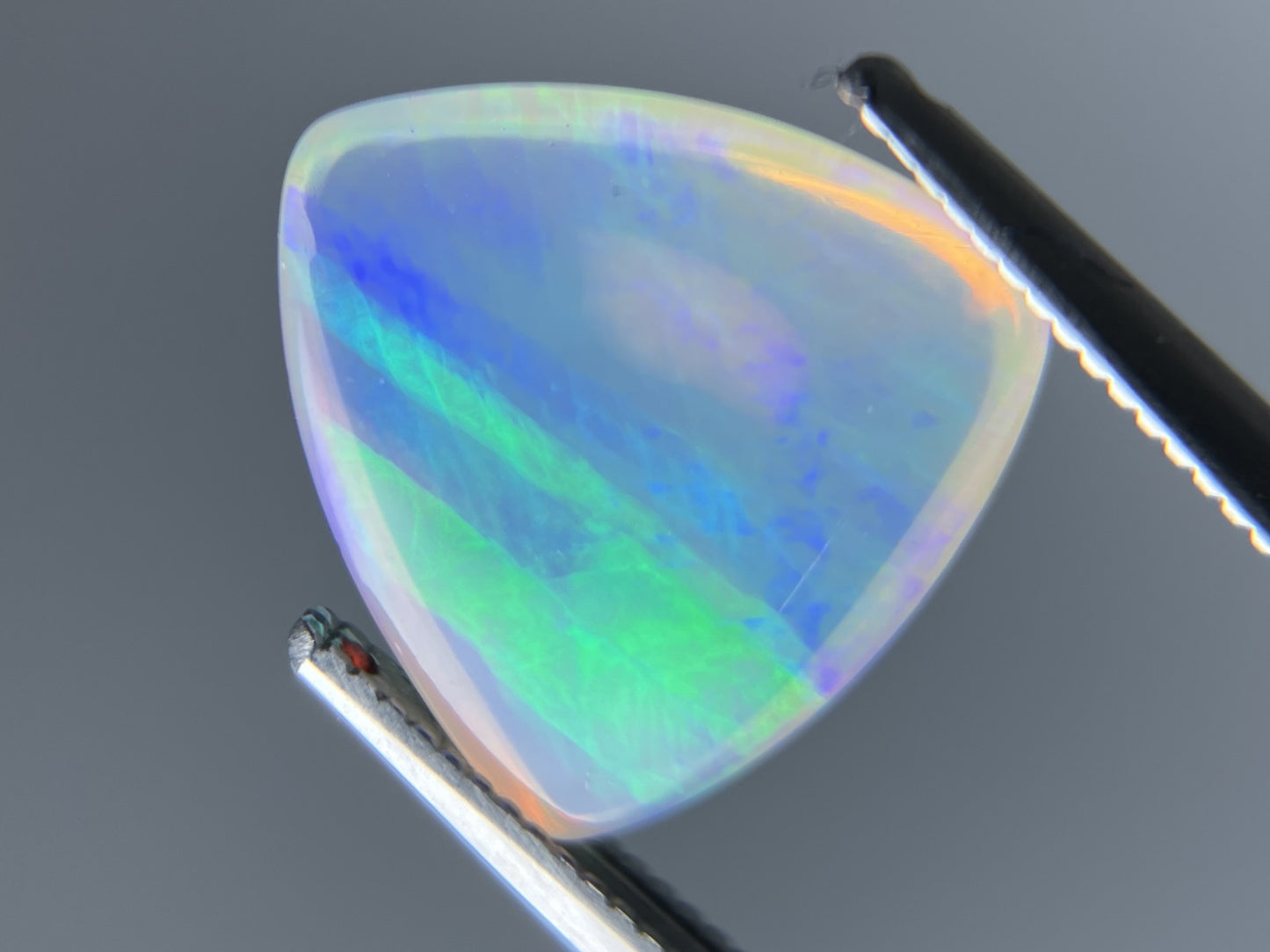 オパール 2.608ct  宝石ソーティング付き  11.9㎜×11.9㎜×4.4㎜  ルース（ 裸石 ） 3957YY
