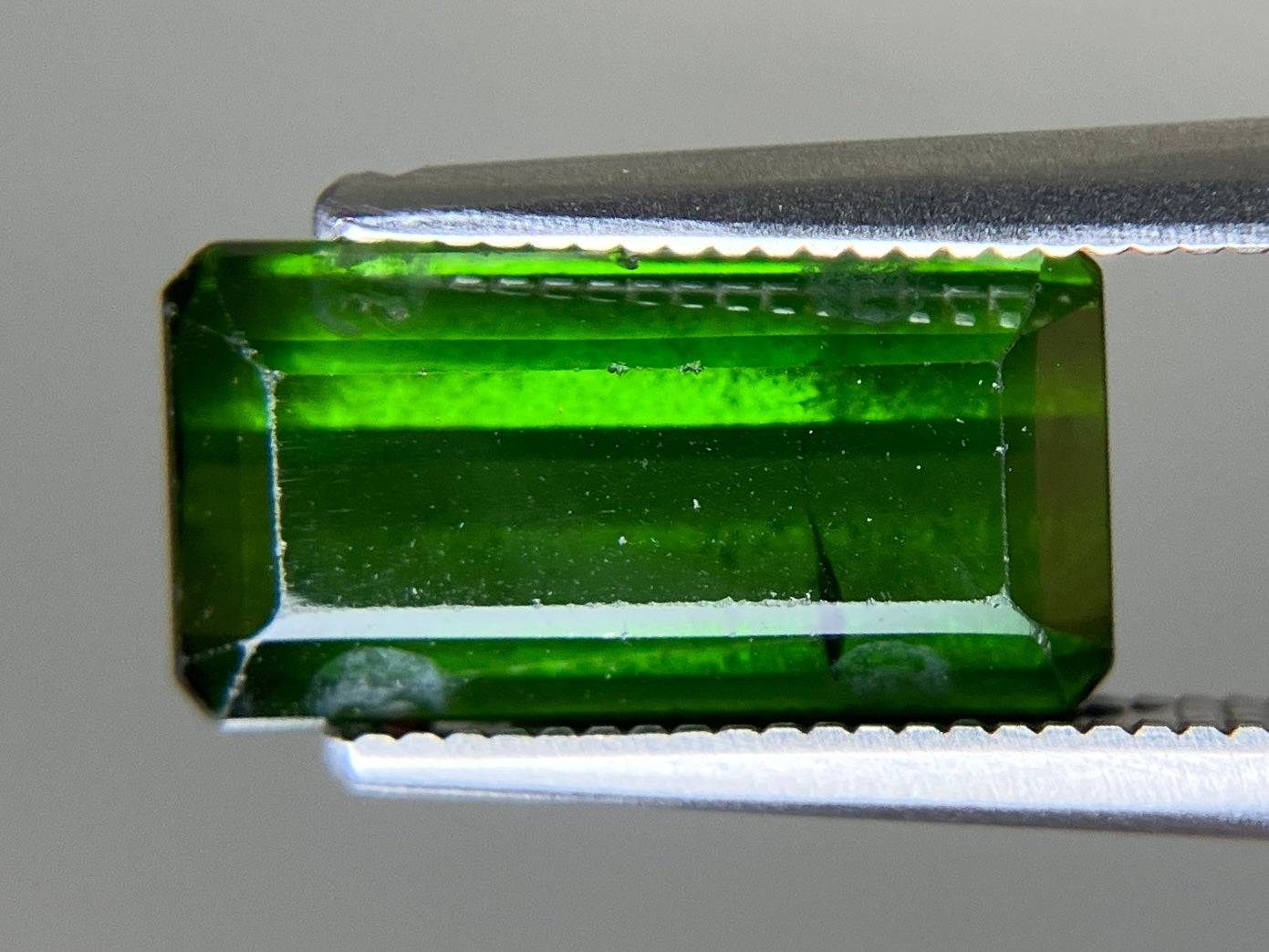 グリーントルマリン 天然 3.653ct 宝石ソーティング付き 12.3㎜×6.3㎜×4.4㎜ ルース（ 裸石 ） 6801YY