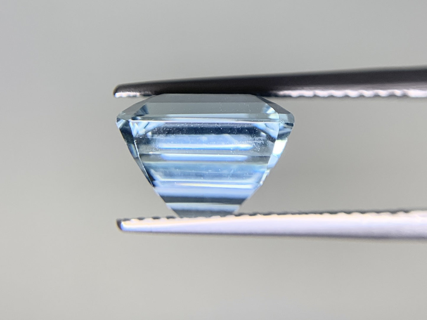 アクアマリン 4.719ct  宝石ソーティング付き  9.8㎜×9.7㎜×7.1㎜  ルース（ 裸石 ） 1847Y