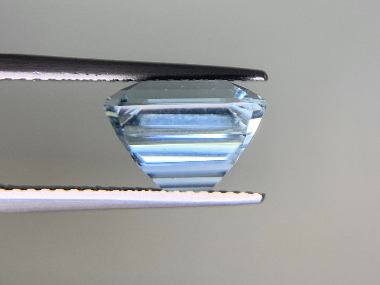 アクアマリン 4.719ct  宝石ソーティング付き  9.8㎜×9.7㎜×7.1㎜  ルース（ 裸石 ） 1847Y