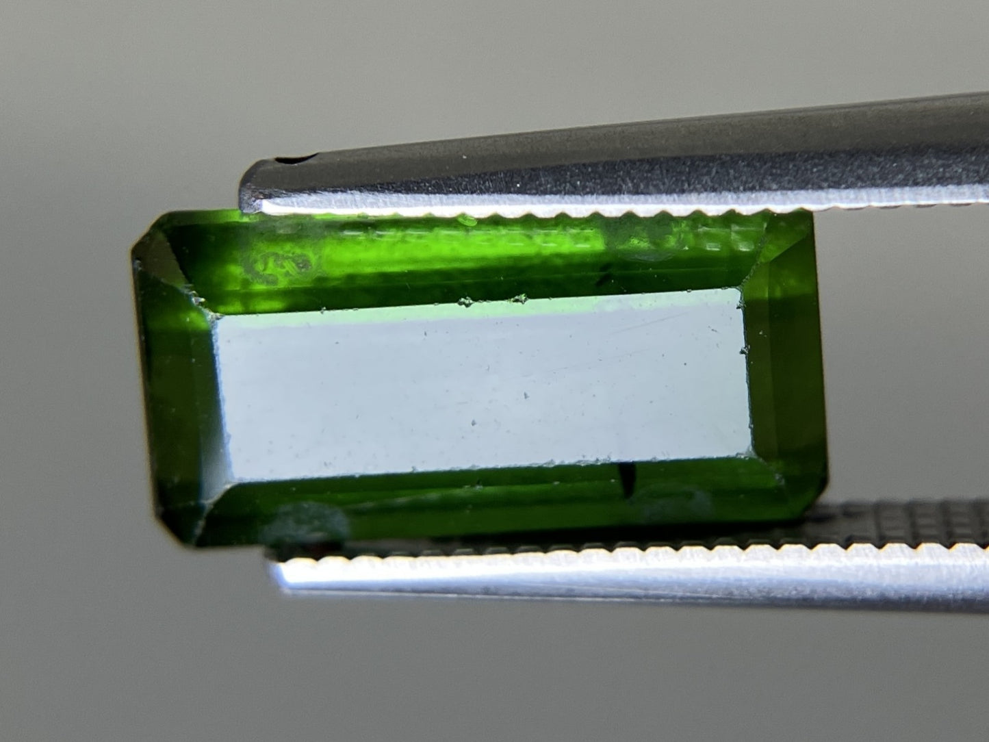 グリーントルマリン 天然 3.653ct 宝石ソーティング付き 12.3㎜×6.3㎜×4.4㎜ ルース（ 裸石 ） 6801YY
