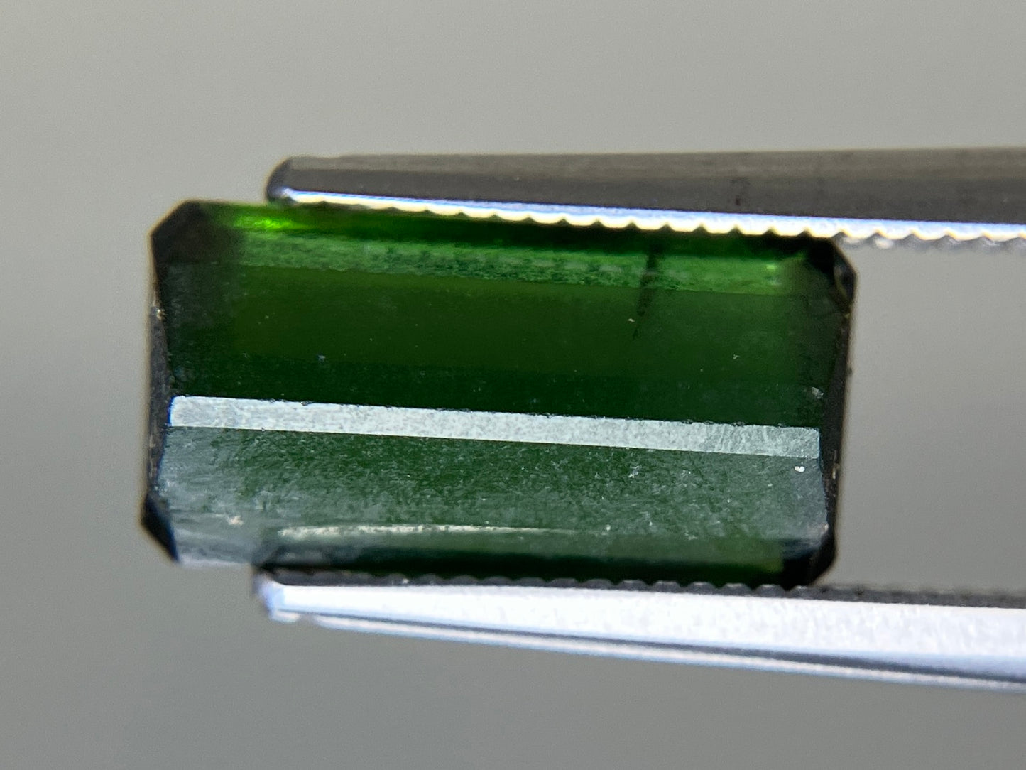 グリーントルマリン 天然 3.653ct 宝石ソーティング付き 12.3㎜×6.3㎜×4.4㎜ ルース（ 裸石 ） 6801YY