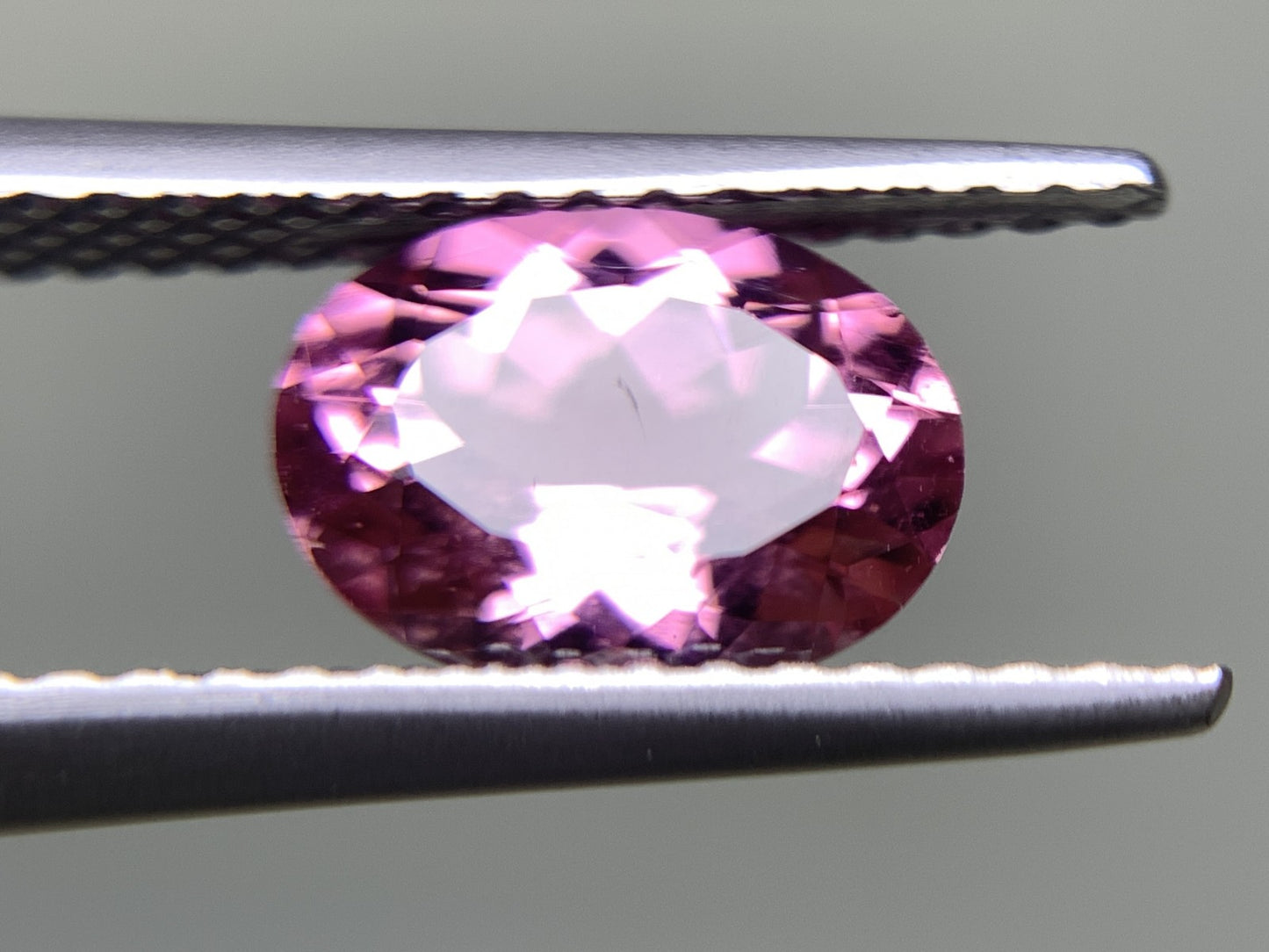 ピンクトルマリン 1.243ct 宝石ソーティング付き  8.0㎜×6.2㎜×3.9㎜   ルース（ 裸石 ） 2365Y
