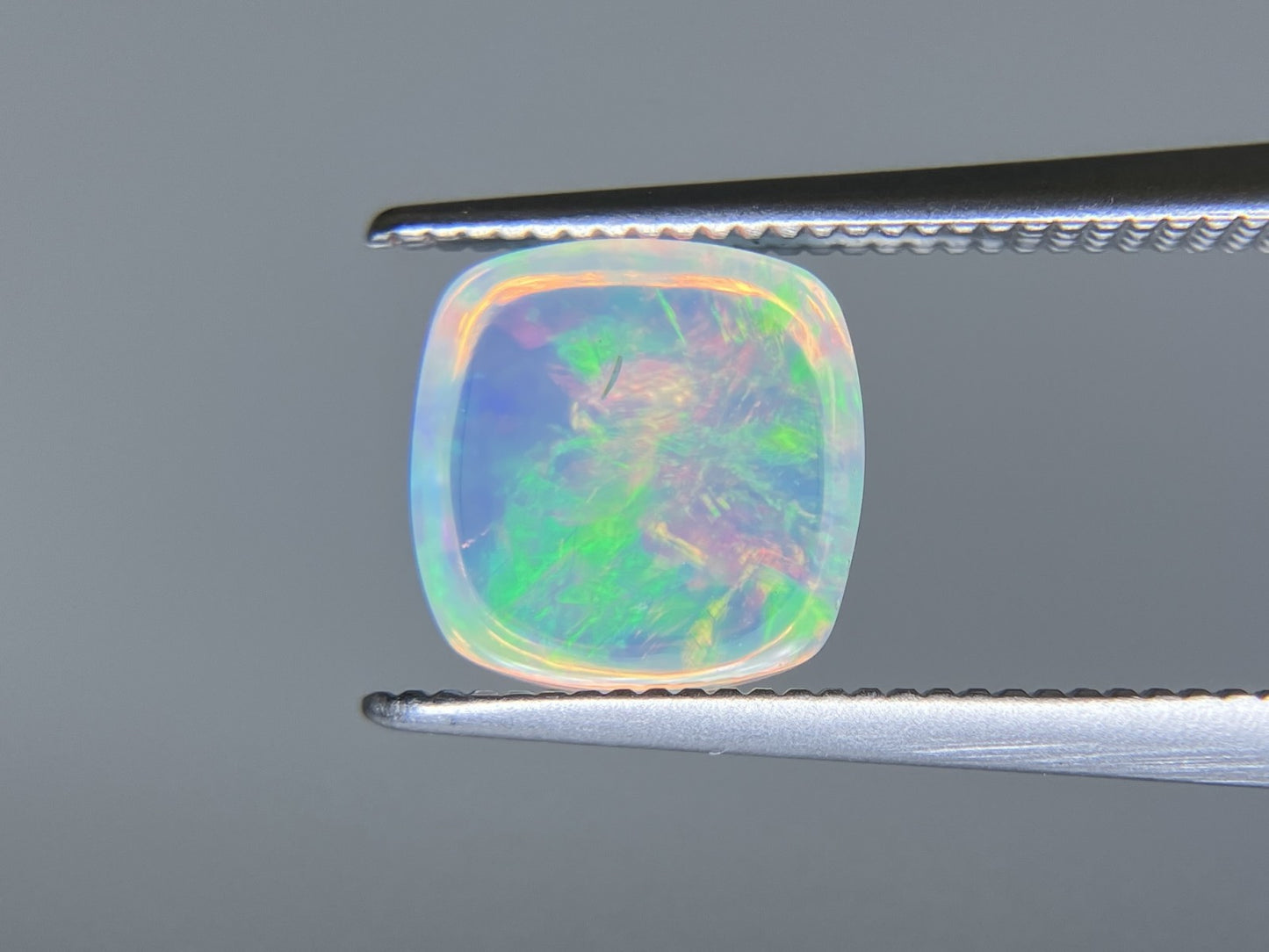 オパール 1.280ct 宝石ソーティング付き 7.9㎜×7.9㎜×3.6㎜ ルース（ 裸石 ） 4549S