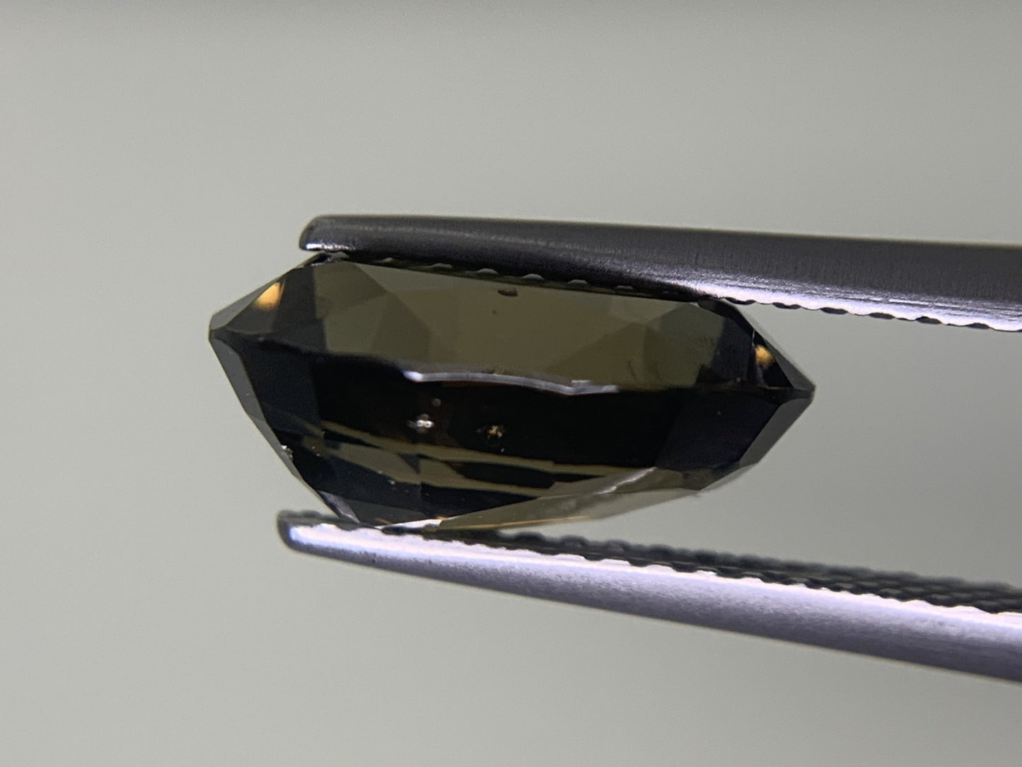 ジルコン 4.845ct 宝石ソーティング付き  11.2㎜×7.8㎜×5.2㎜  ルース（ 裸石 ） 3439Y