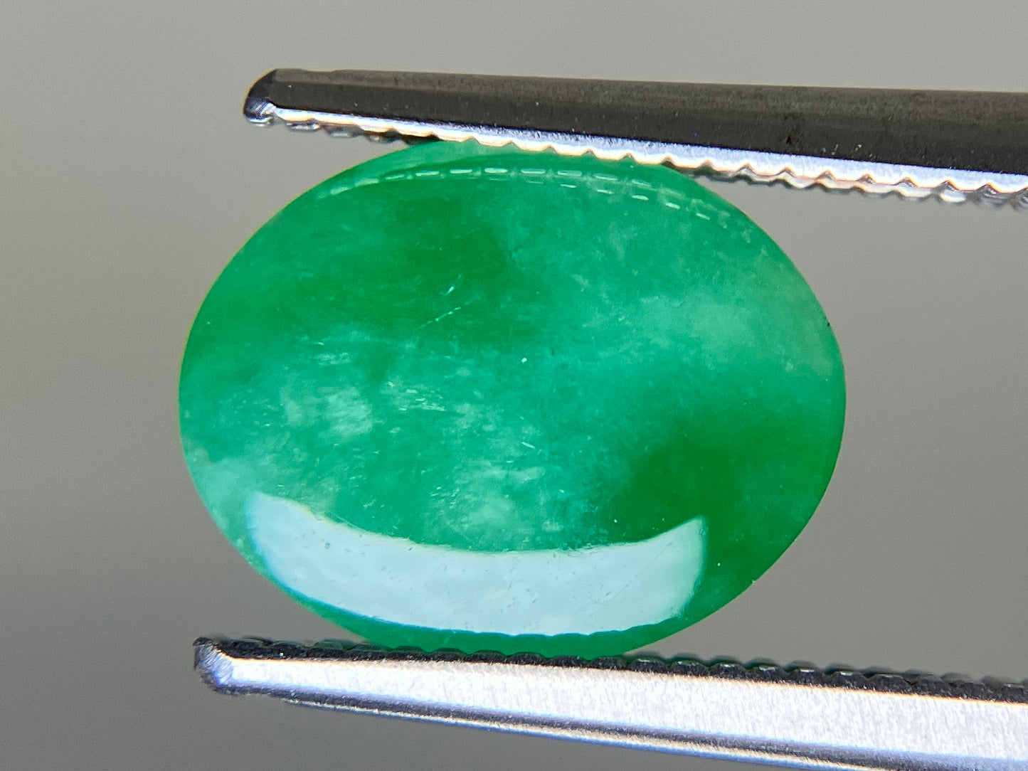 ひすい（ヒスイ 翡翠） 天然 2.478ct 宝石ソーティング付き 10.0㎜×8.0㎜×3.4㎜ ルース（ 裸石 ） 6586YY