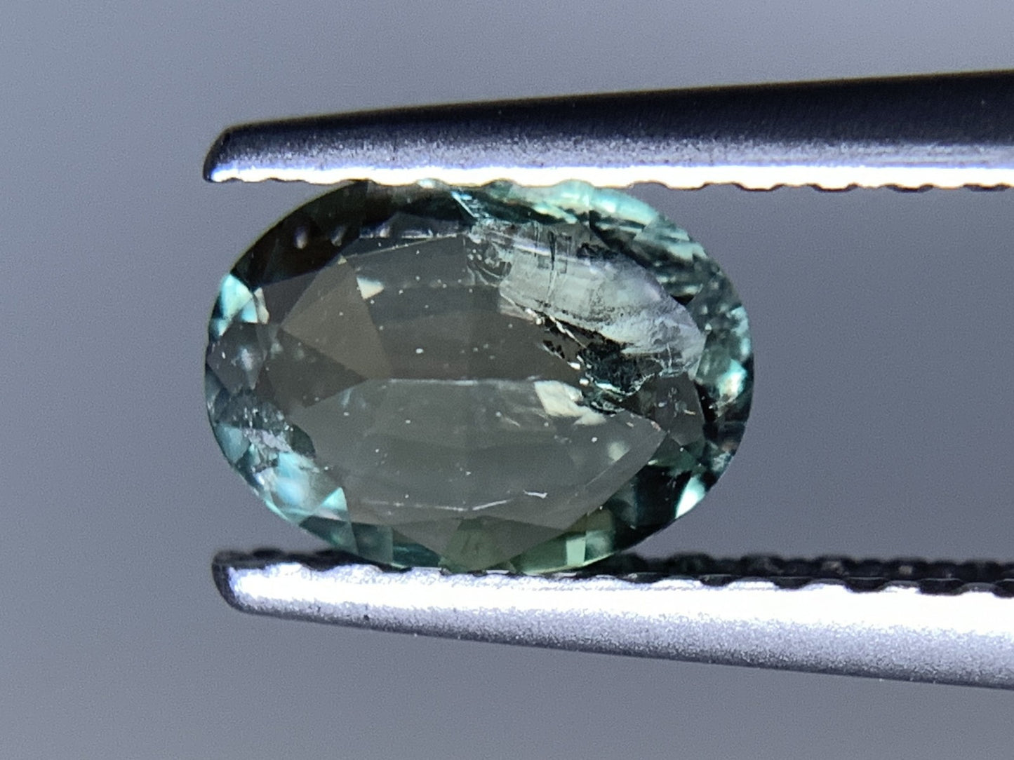 アレキサンドライト 天然 0.528ct 中央宝石ソーティング付き 6.54㎜×4.90㎜×2.17㎜ ルース（ 裸石 ） 6611Y