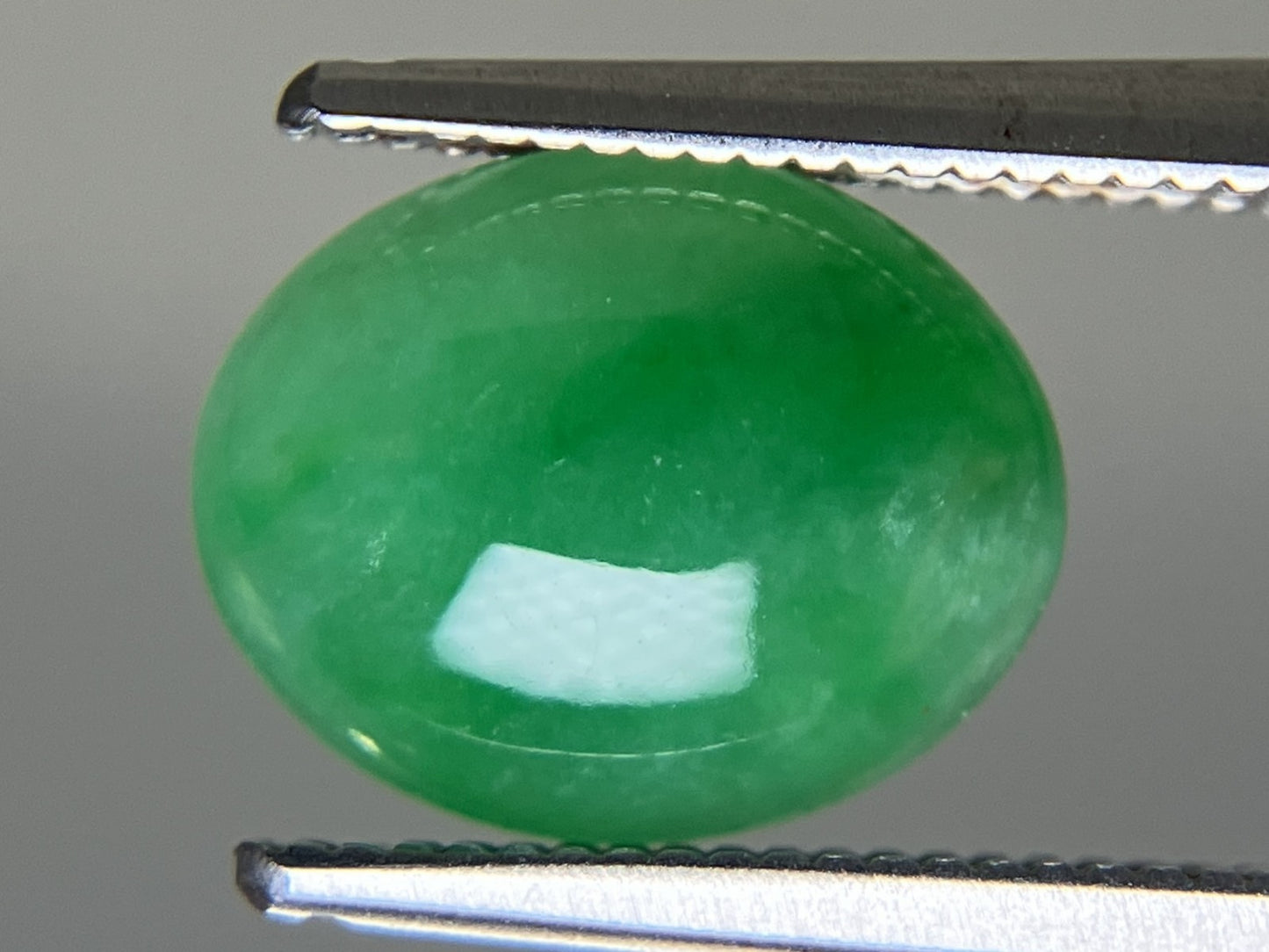 ひすい（ヒスイ 翡翠） 天然 2.478ct 宝石ソーティング付き 10.0㎜×8.0㎜×3.4㎜ ルース（ 裸石 ） 6586YY