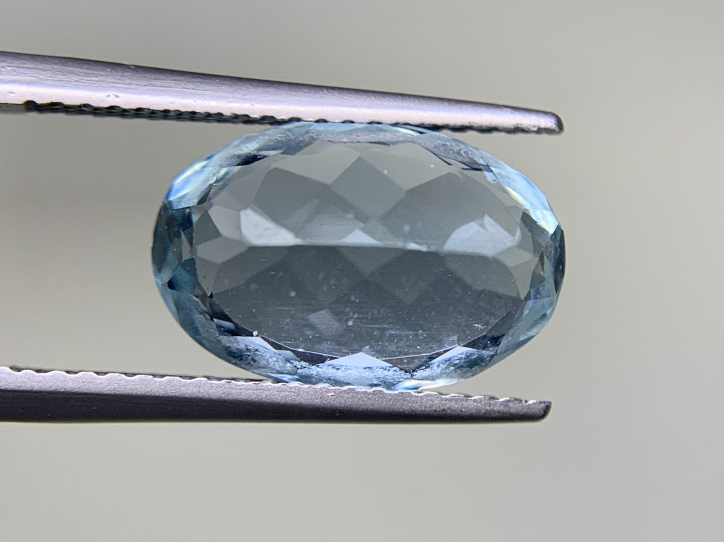 アクアマリン 4.078ct  宝石ソーティング付き  13.0㎜×8.6㎜×6.0㎜  ルース（ 裸石 ） 1825Y