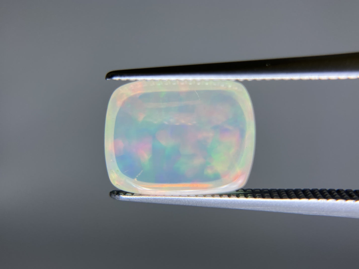 オパール 2.596ct 宝石ソーティング付き 11.0㎜×8.6㎜×5.2㎜ ルース（ 裸石 ） 4574K