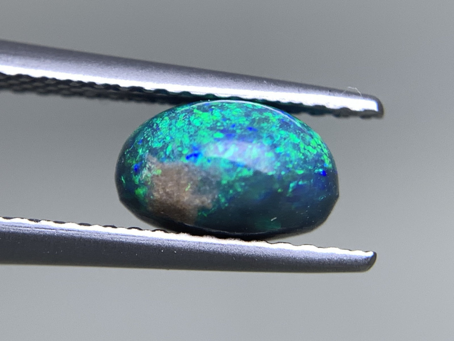 ブラックオパール 天然  1.409ct  宝石ソーティング付き  7.7㎜×6.4㎜×4.8㎜ ルース（ 裸石 ）  5807Y