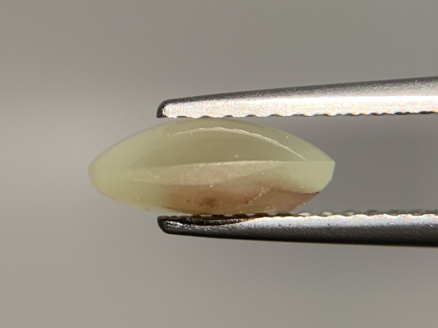 クリソベリルキャッツアイ 天然 2.265ct 宝石ソーティング付き 9.5㎜×6.9㎜×3.7㎜ ルース（ 裸石 ） 7677Y
