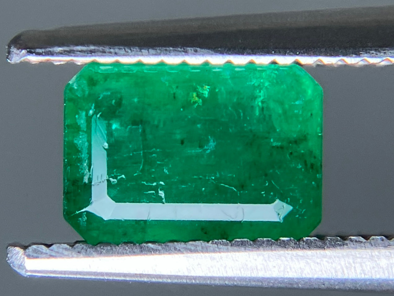 エメラルド 天然 1.111ct 中央宝石ソーティング付き 7.04㎜×5.00㎜×3.73㎜ ルース（ 裸石 ） 6854YY