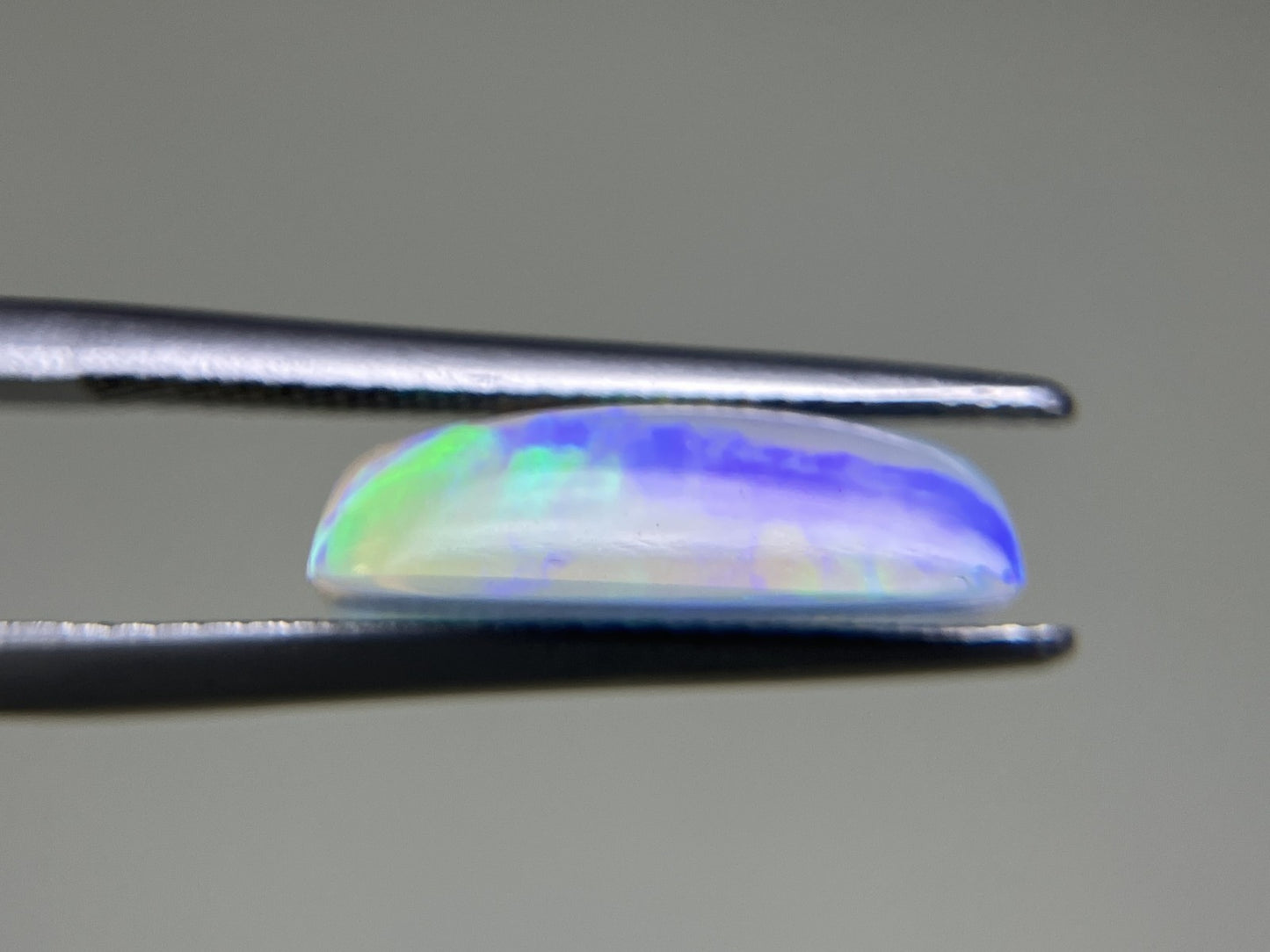 オパール 2.719ct 宝石ソーティング付き  14.3㎜×6.6㎜×4.6㎜  ルース（ 裸石 ） 3962YY